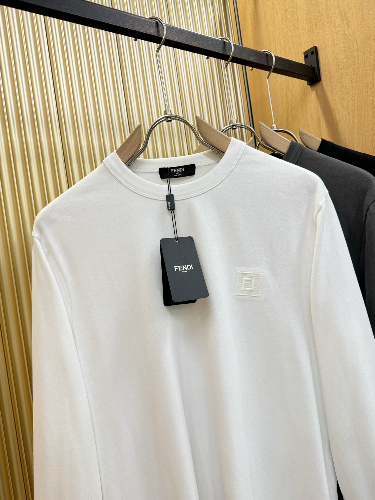 (最大可穿230斤)FENDI芬迪 2025ss秋冬新品 长袖上衣，经典Logo设计，百搭款 官网同步发