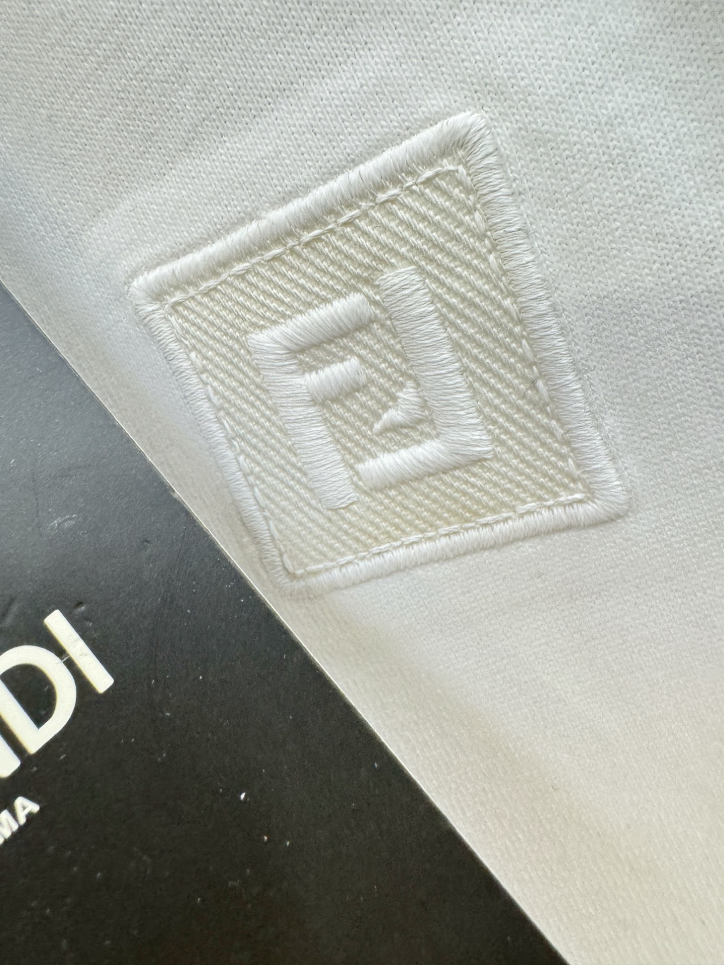 (最大可穿230斤)FENDI芬迪 2025ss秋冬新品 长袖上衣，经典Logo设计，百搭款 官网同步发