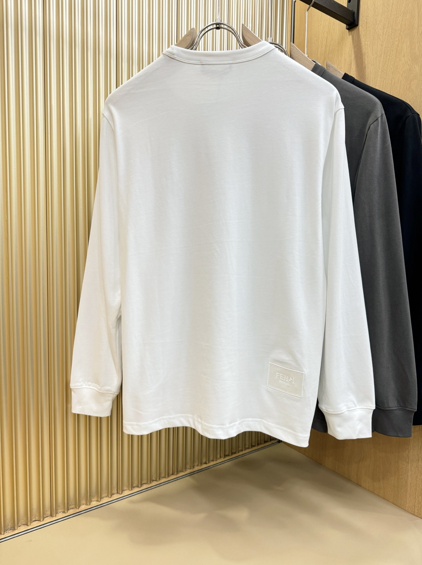 (最大可穿230斤)FENDI芬迪 2025ss秋冬新品 长袖上衣，经典Logo设计，百搭款 官网同步发