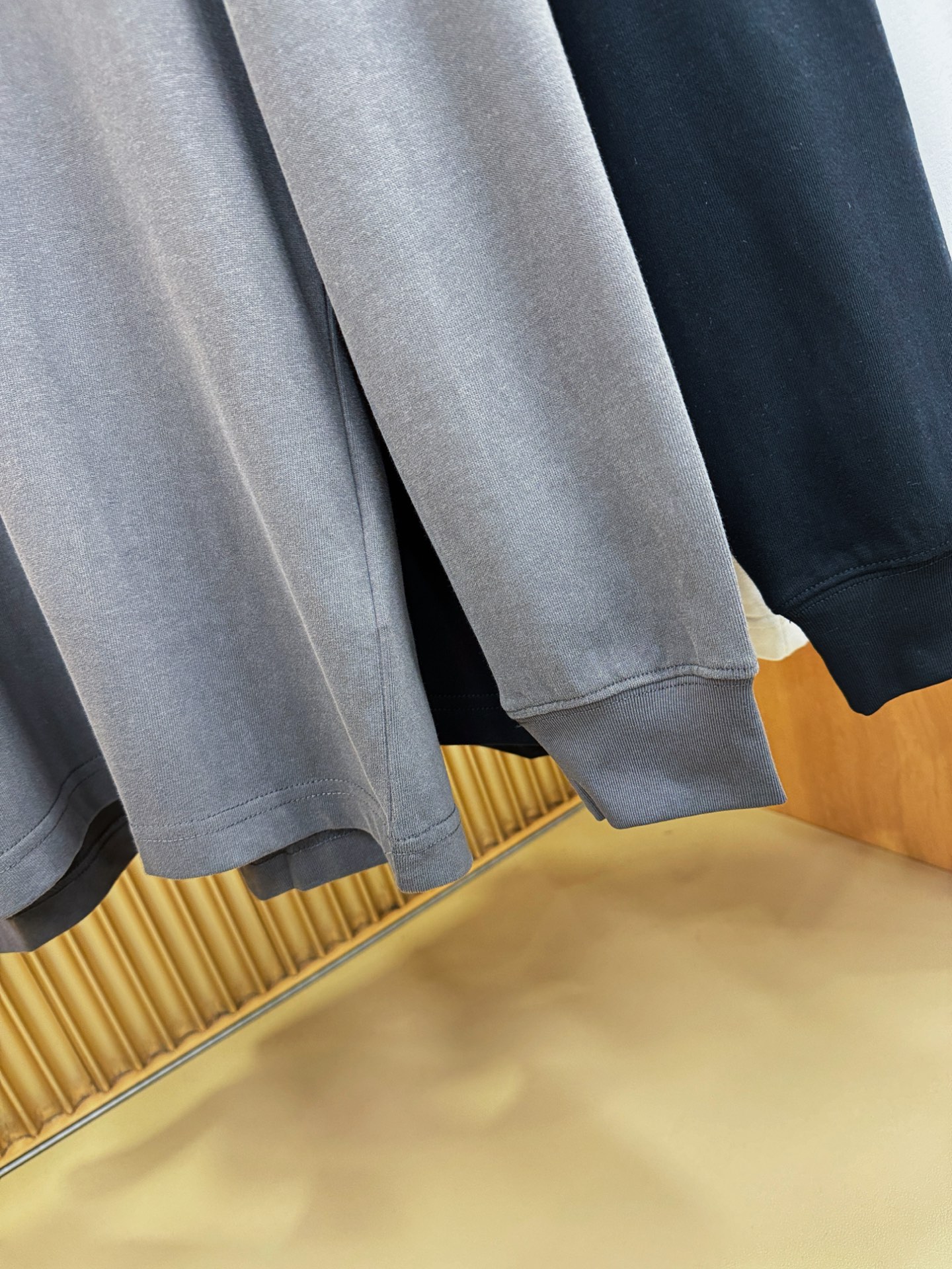 (最大可穿230斤)FENDI芬迪 2025ss秋冬新品 长袖上衣，经典Logo设计，百搭款 官网同步发