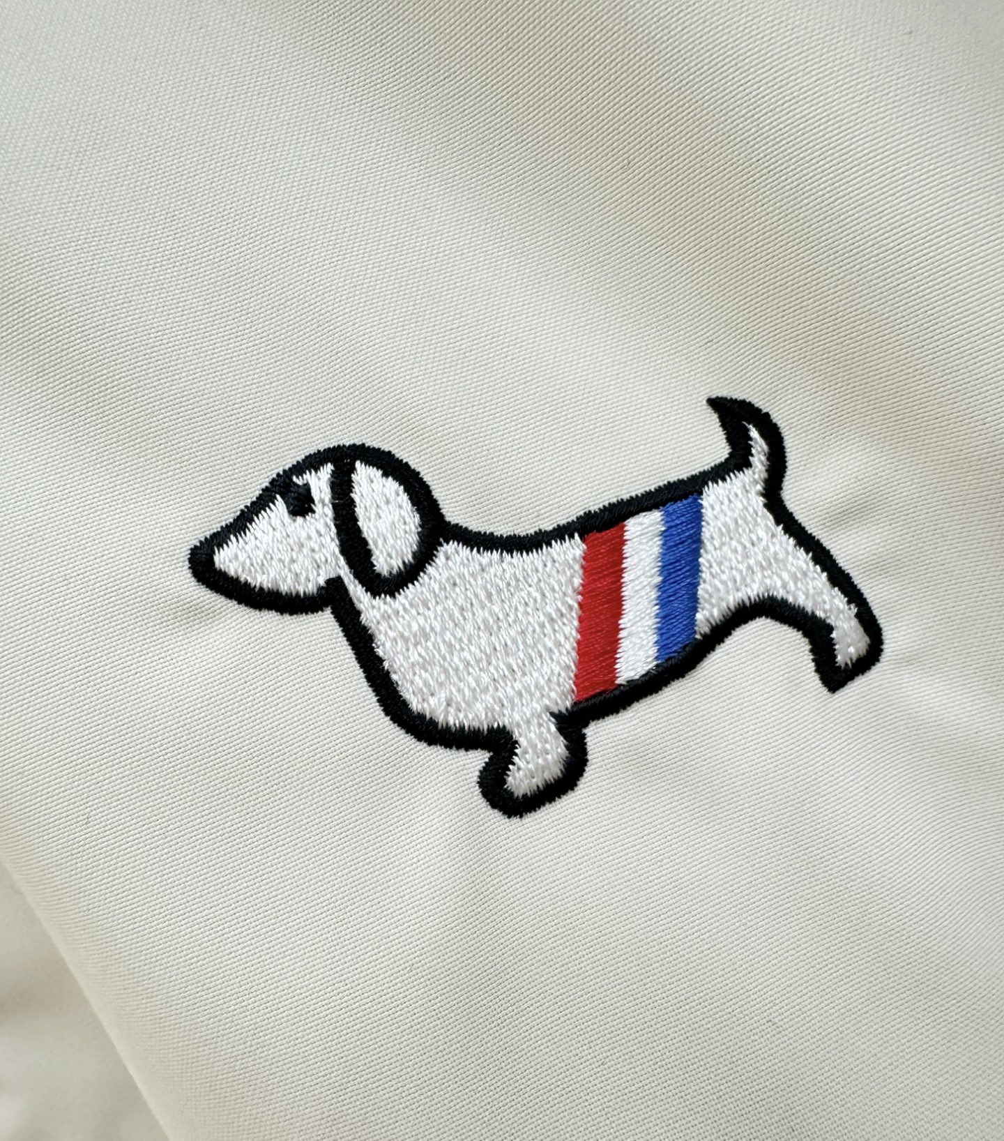 TB 2025秋冬新款夹克外套，原单狠货 意大利进口面料时尚夹克外套。欧洲专柜同步，上身更随意大方，专柜