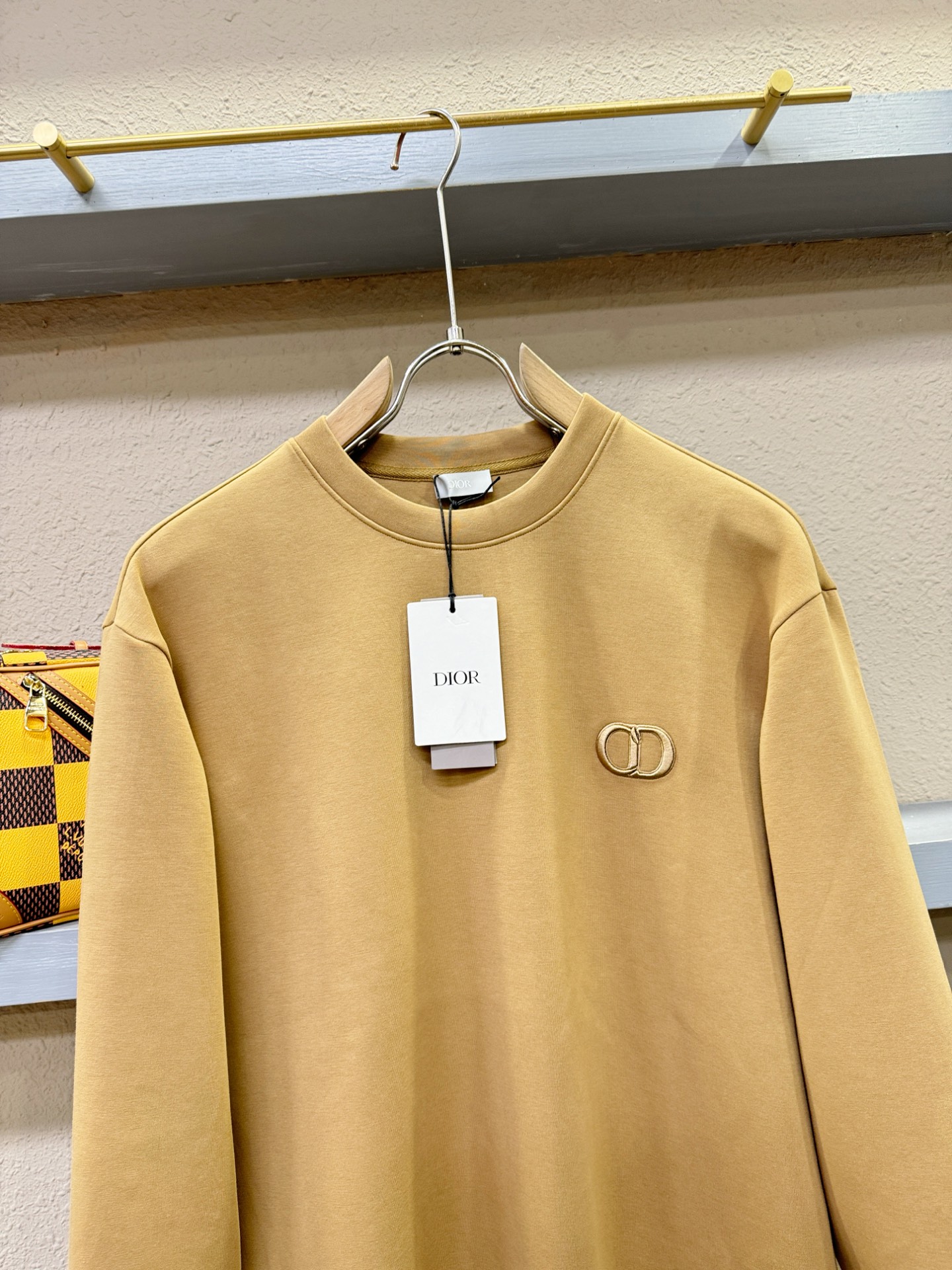 Dior迪奥 秋季新品 长袖卫衣，经典Logo设计，百搭款 官网同步发售 定制面料，柔软细腻，亲肤感极高