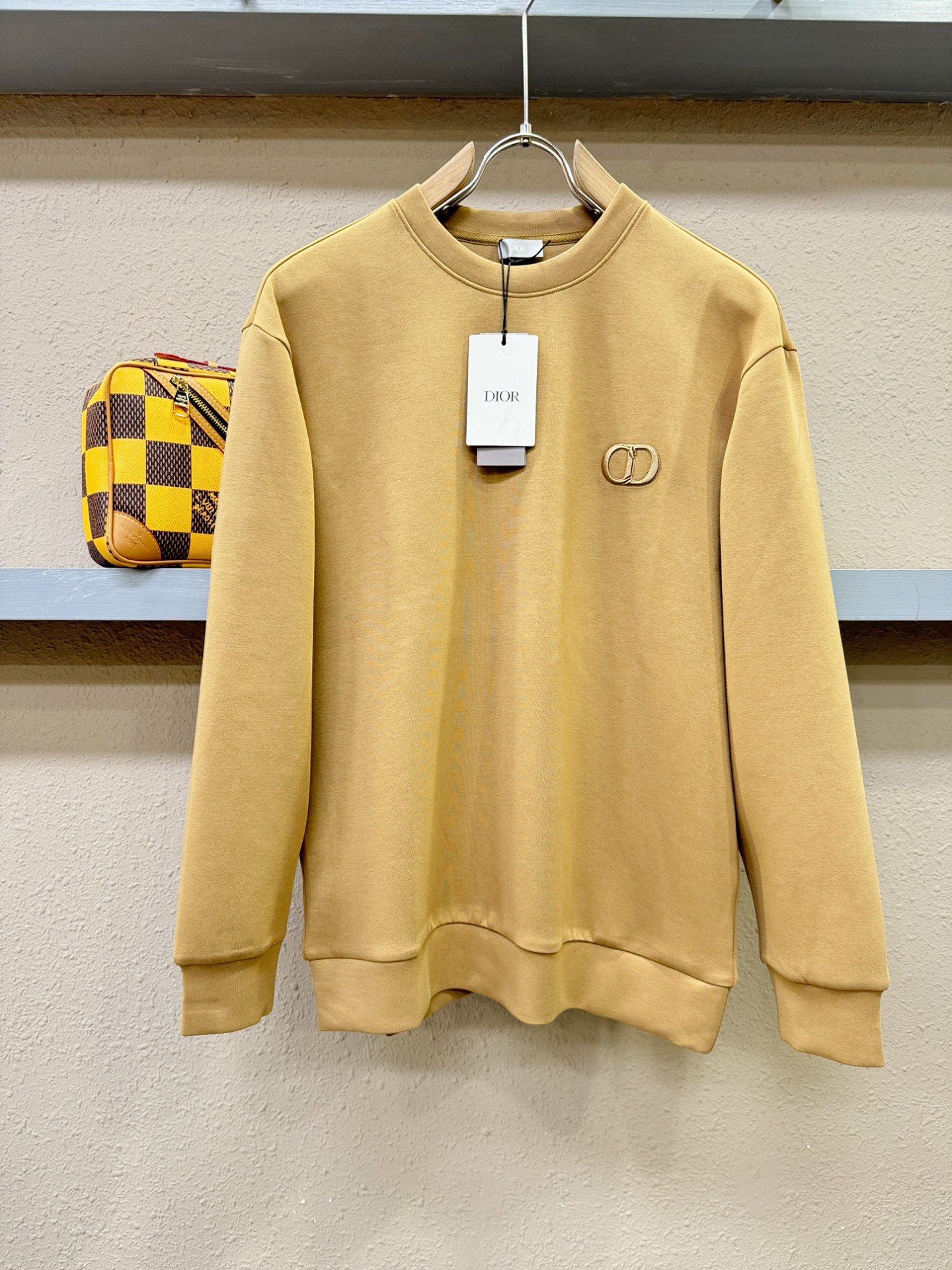 Dior迪奥 秋季新品 长袖卫衣，经典Logo设计，百搭款 官网同步发售 定制面料，柔软细腻，亲肤感极高