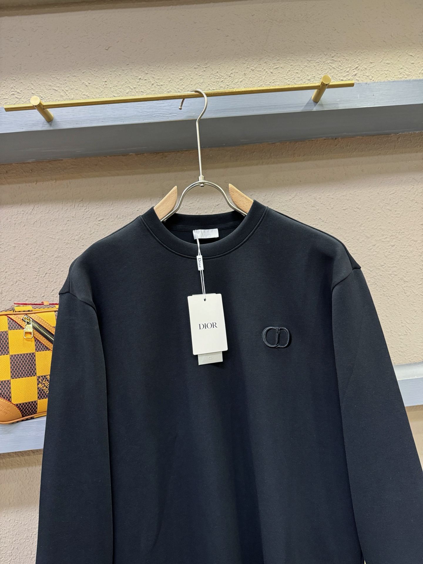 Dior迪奥 秋季新品 长袖卫衣，经典Logo设计，百搭款 官网同步发售 定制面料，柔软细腻，亲肤感极高