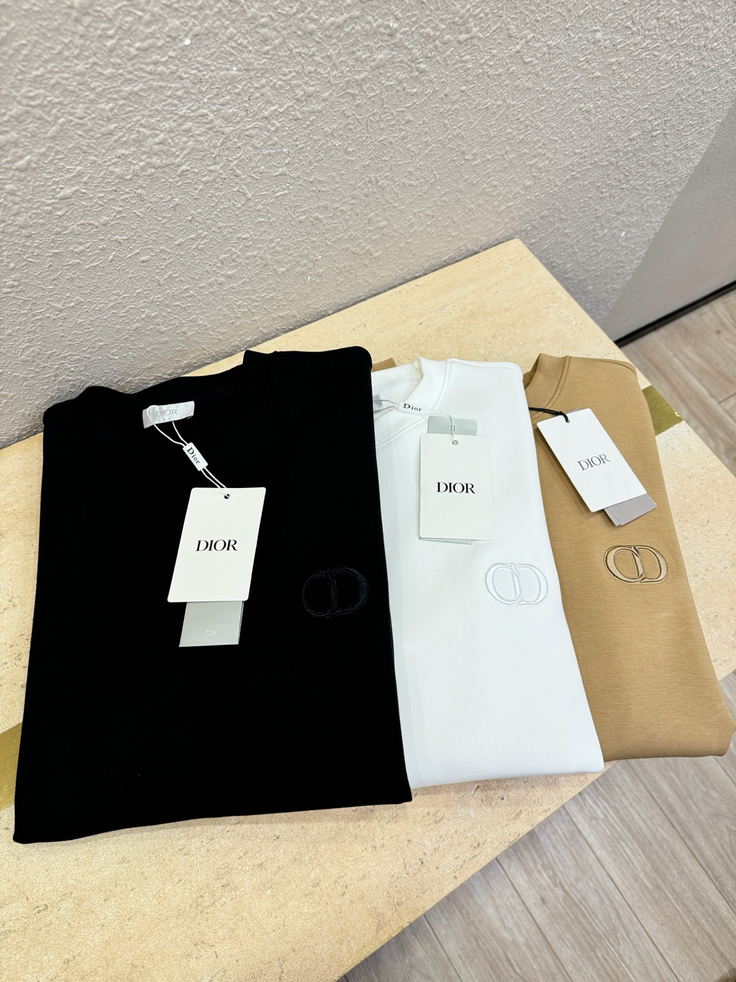 Dior迪奥 秋季新品 长袖卫衣，经典Logo设计，百搭款 官网同步发售 定制面料，柔软细腻，亲肤感极高