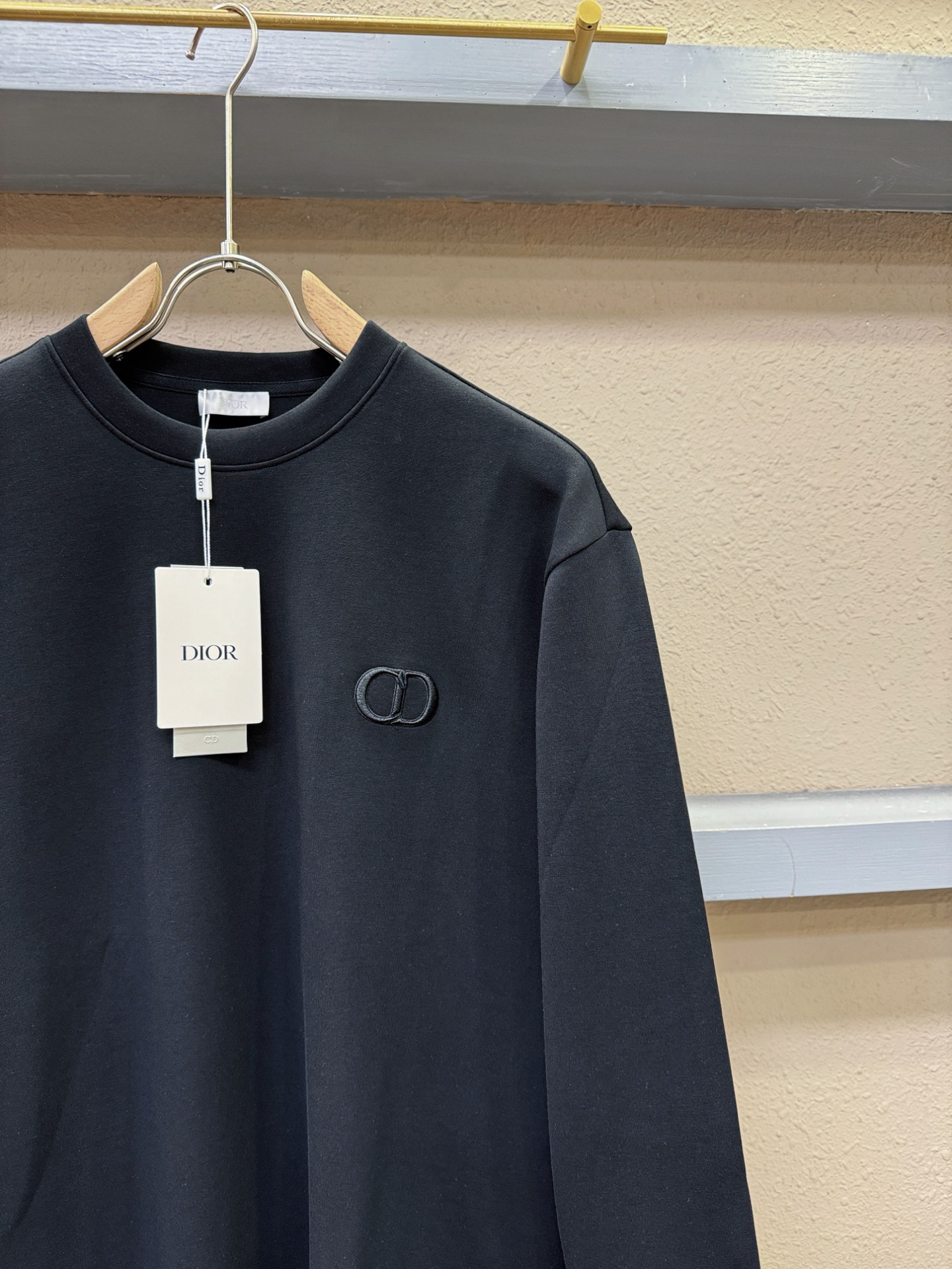 Dior迪奥 秋季新品 长袖卫衣，经典Logo设计，百搭款 官网同步发售 定制面料，柔软细腻，亲肤感极高