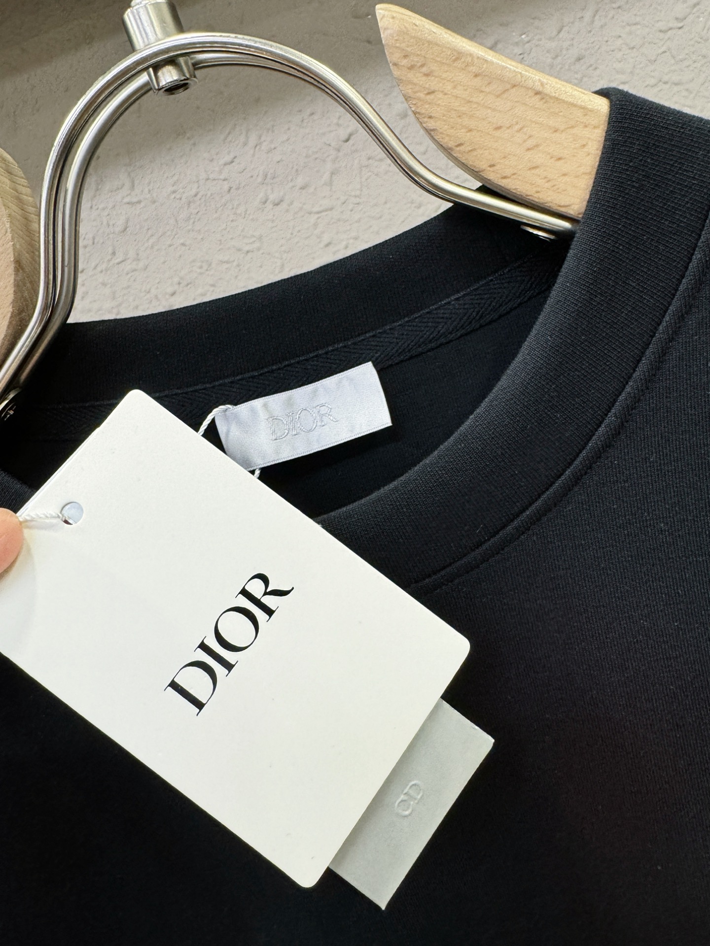 Dior迪奥 秋季新品 长袖卫衣，经典Logo设计，百搭款 官网同步发售 定制面料，柔软细腻，亲肤感极高