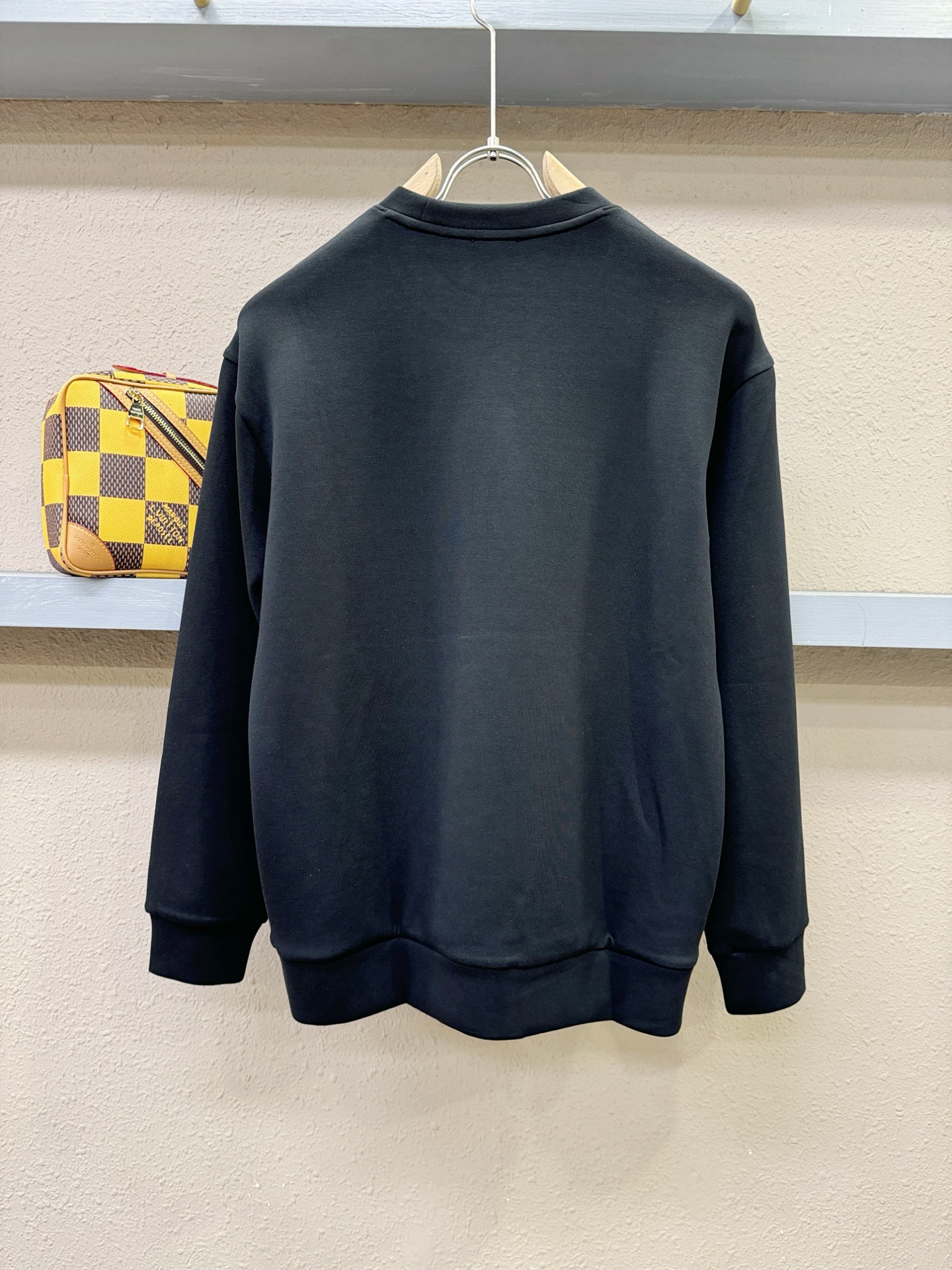 Dior迪奥 秋季新品 长袖卫衣，经典Logo设计，百搭款 官网同步发售 定制面料，柔软细腻，亲肤感极高