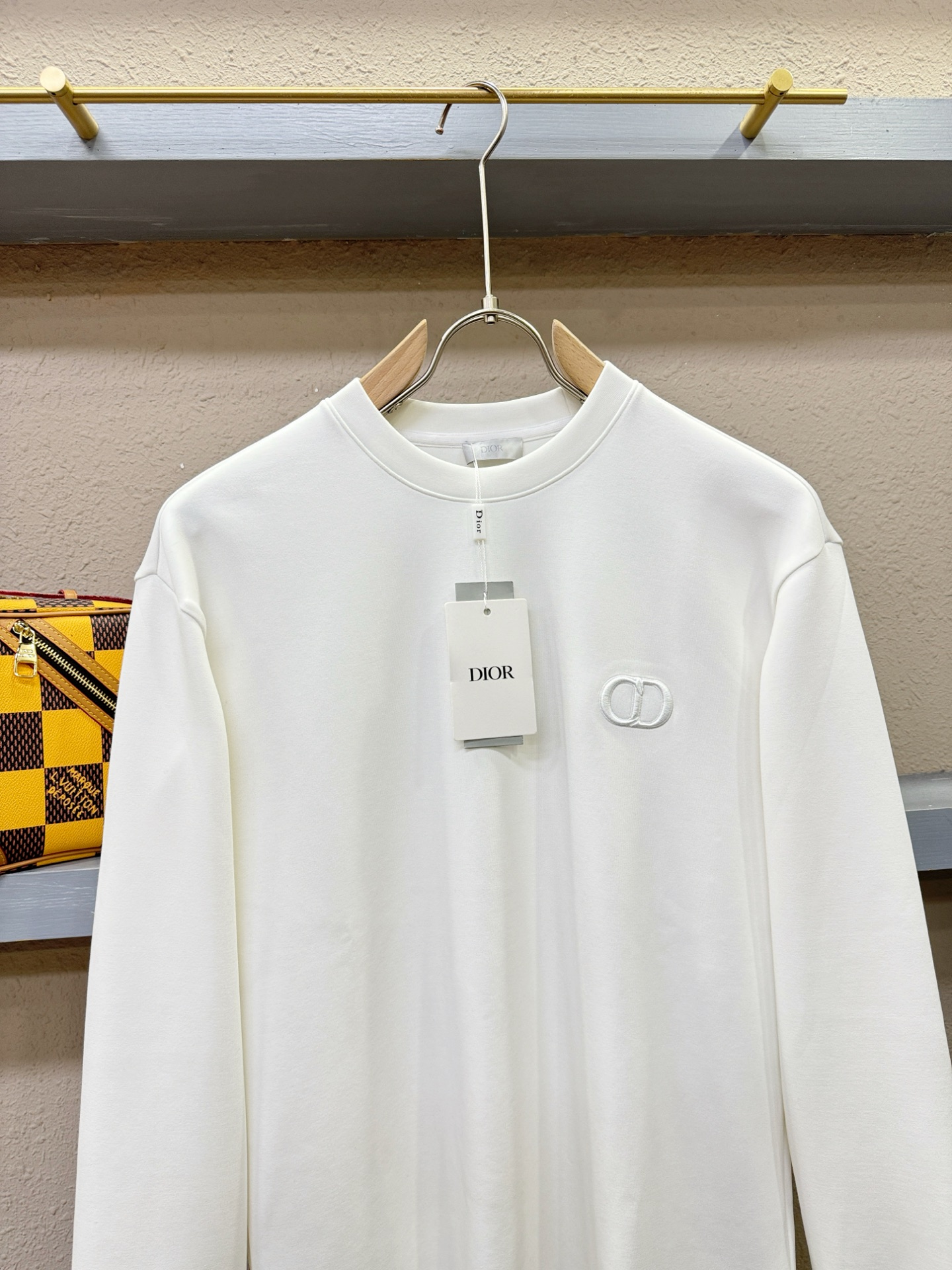 Dior迪奥 秋季新品 长袖卫衣，经典Logo设计，百搭款 官网同步发售 定制面料，柔软细腻，亲肤感极高