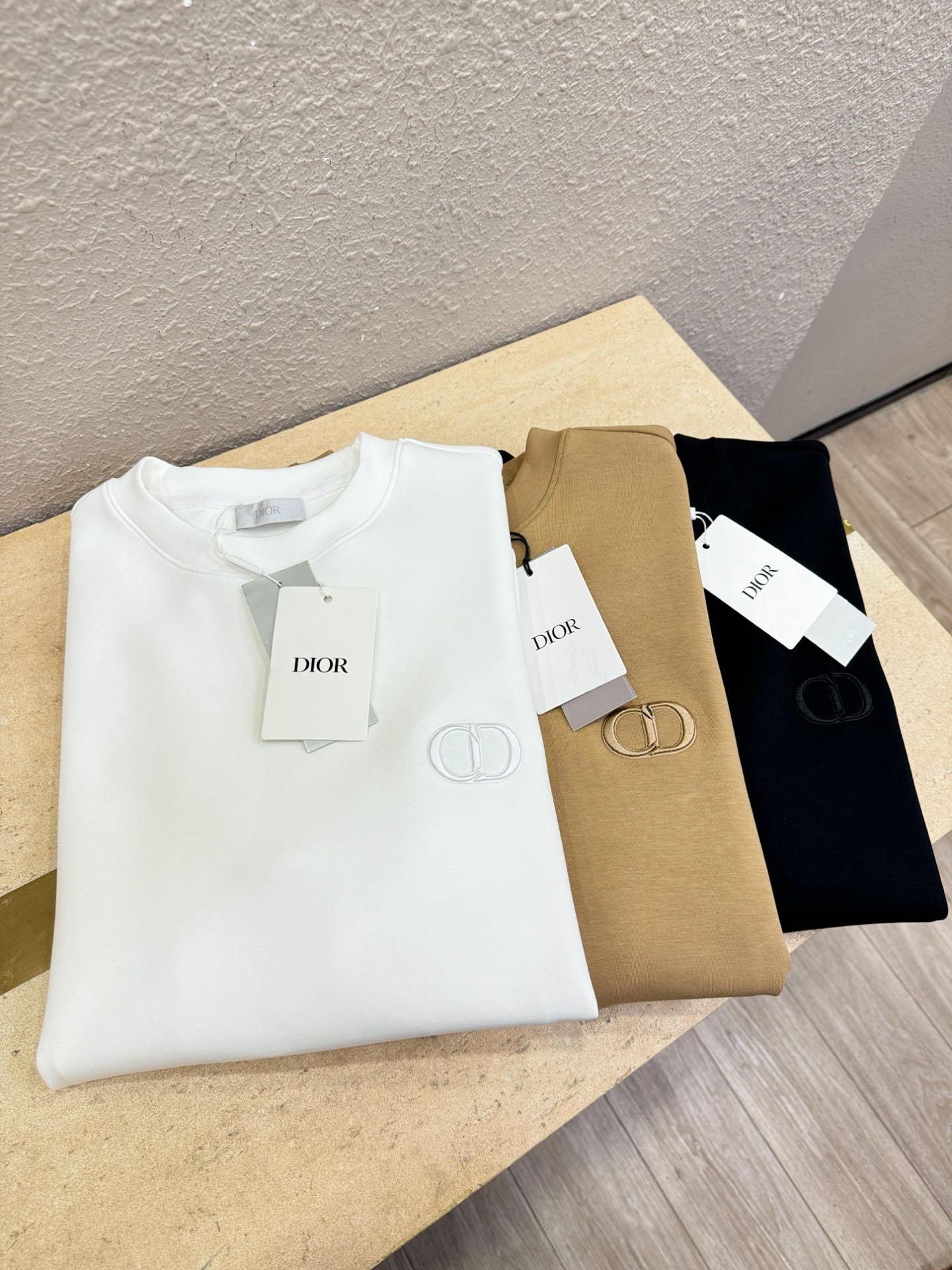 Dior迪奥 秋季新品 长袖卫衣，经典Logo设计，百搭款 官网同步发售 定制面料，柔软细腻，亲肤感极高