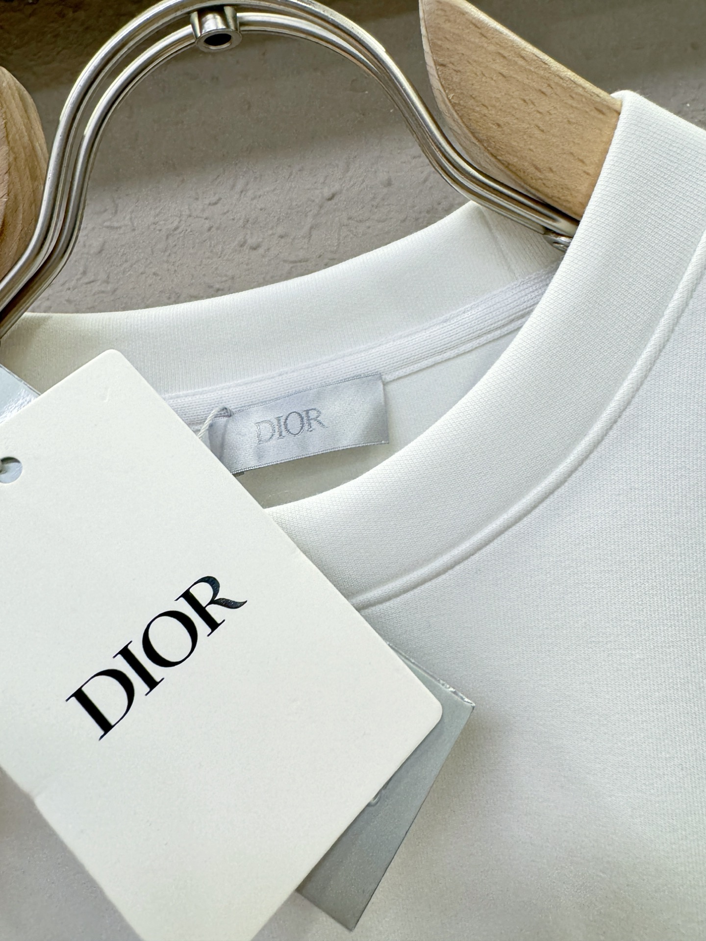 Dior迪奥 秋季新品 长袖卫衣，经典Logo设计，百搭款 官网同步发售 定制面料，柔软细腻，亲肤感极高