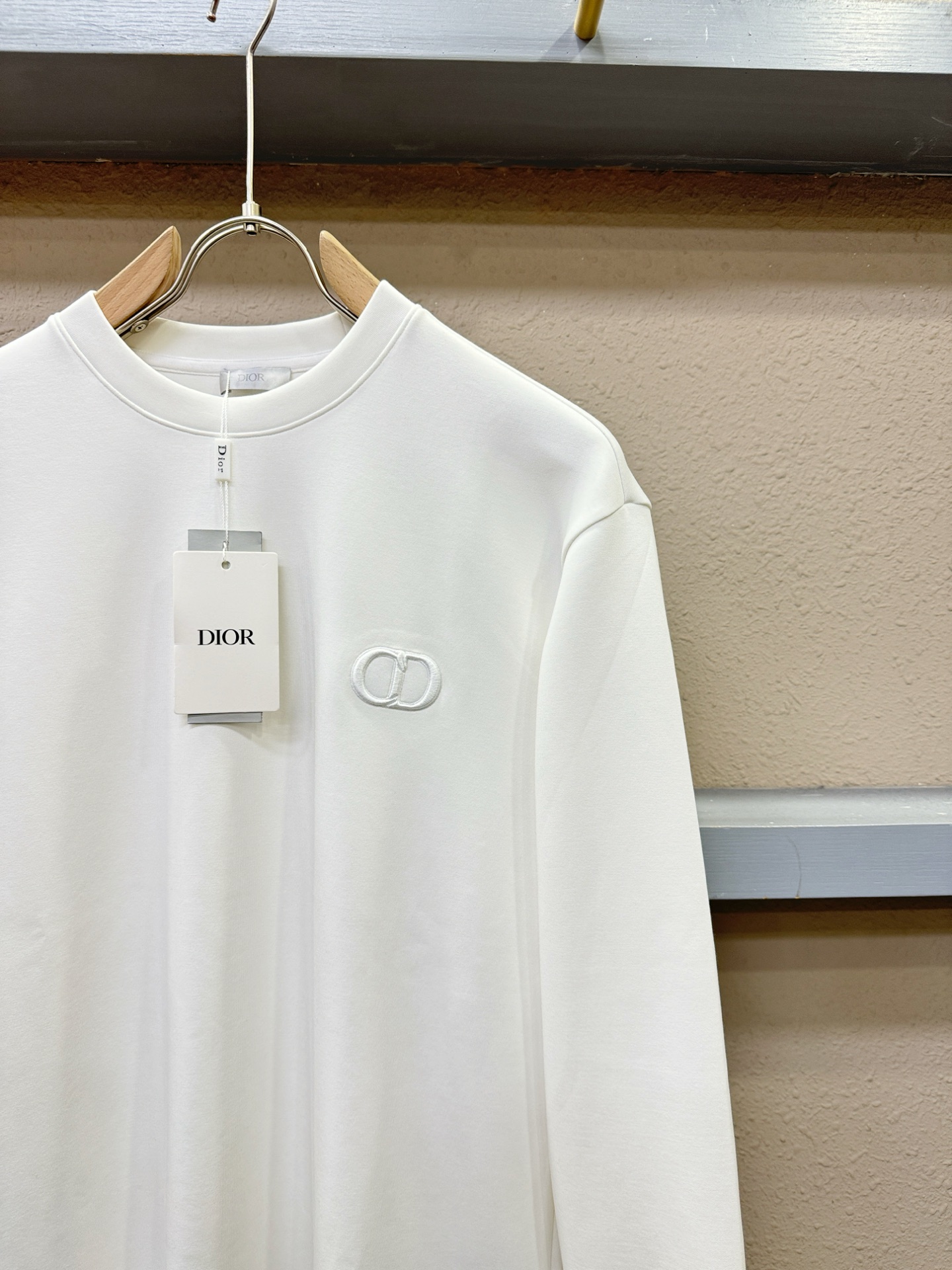 Dior迪奥 秋季新品 长袖卫衣，经典Logo设计，百搭款 官网同步发售 定制面料，柔软细腻，亲肤感极高