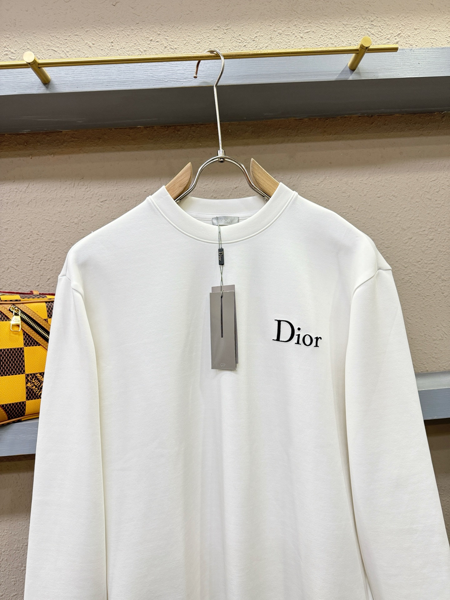 Dior迪奥 秋季新品 长袖卫衣，经典Logo设计，百搭款 官网同步发售 定制面料，柔软细腻，亲肤感极高