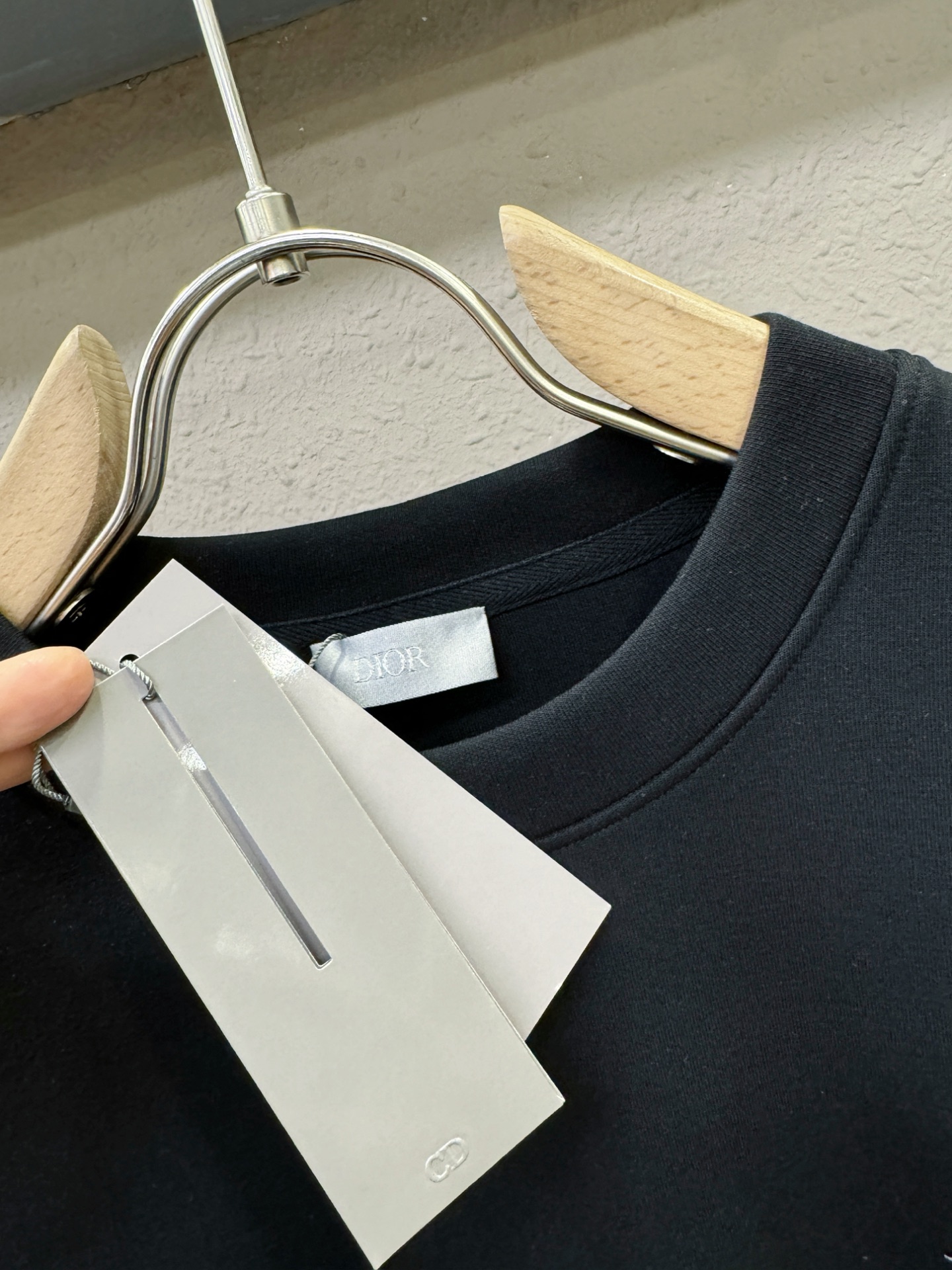 Dior迪奥 秋季新品 长袖卫衣，经典Logo设计，百搭款 官网同步发售 定制面料，柔软细腻，亲肤感极高