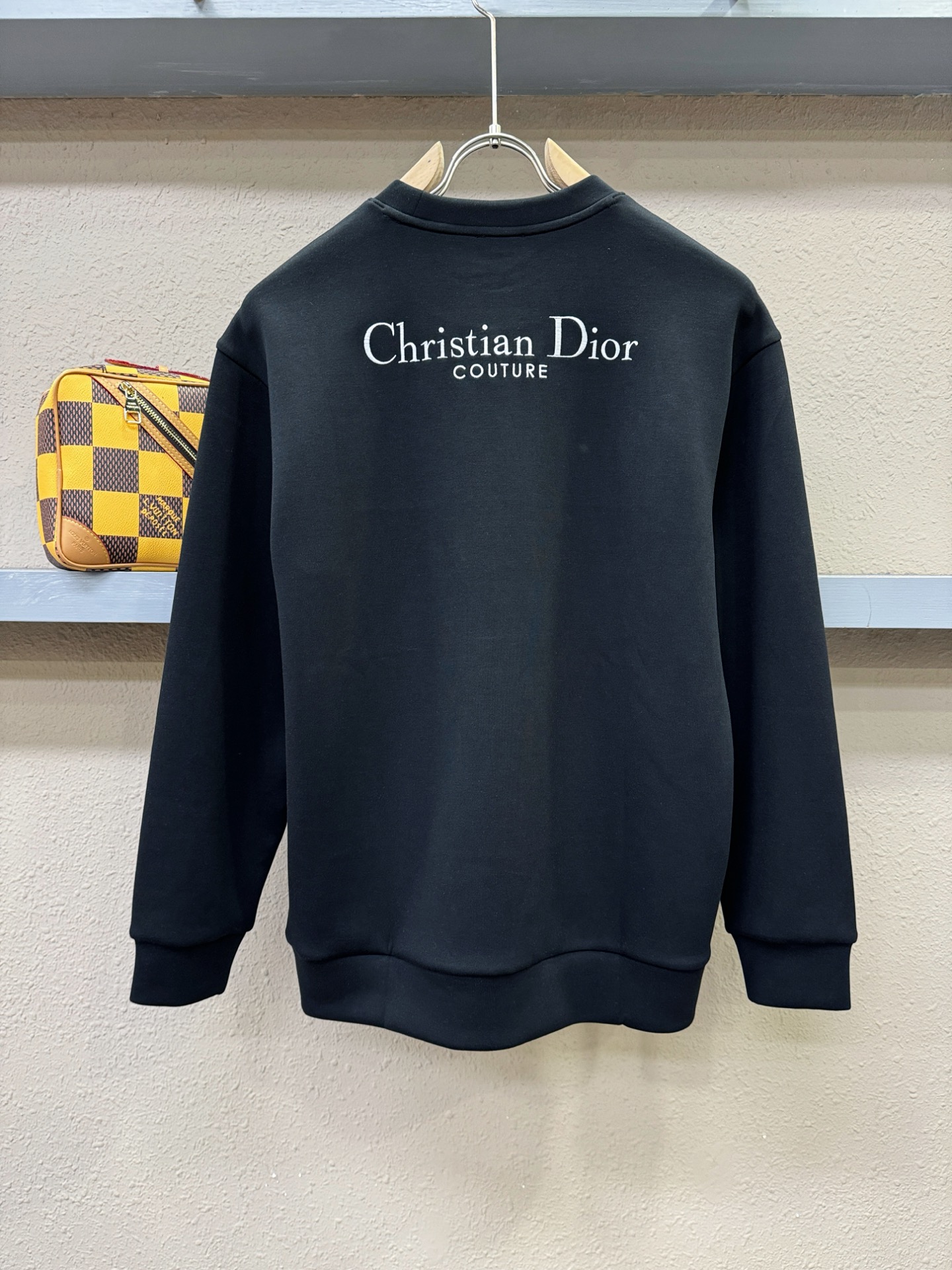 Dior迪奥 秋季新品 长袖卫衣，经典Logo设计，百搭款 官网同步发售 定制面料，柔软细腻，亲肤感极高