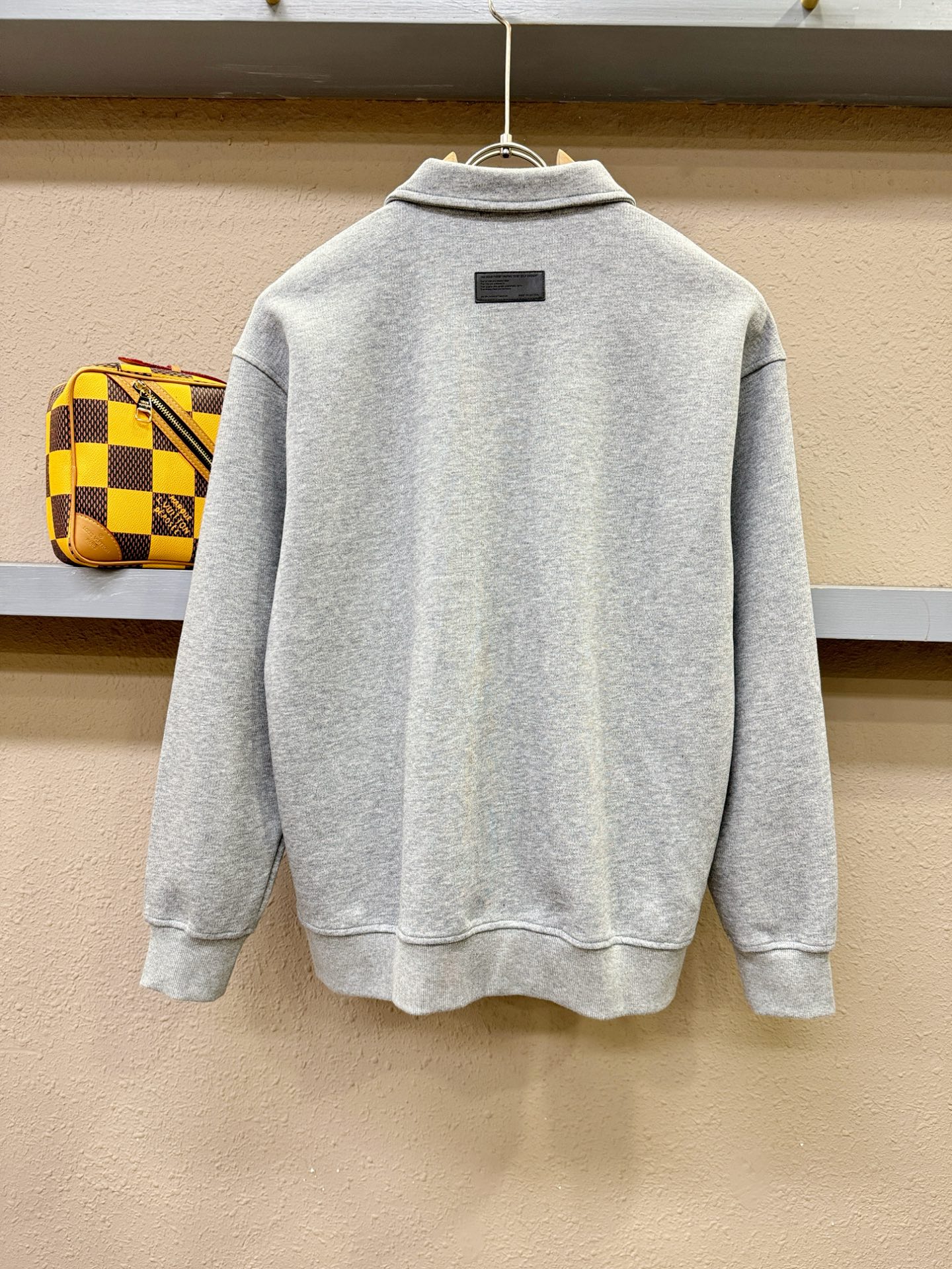 PRADA 普拉达 2025ss秋季新品 长袖卫衣，经典Logo设计，百搭款 官网同步发售 定制面料，柔