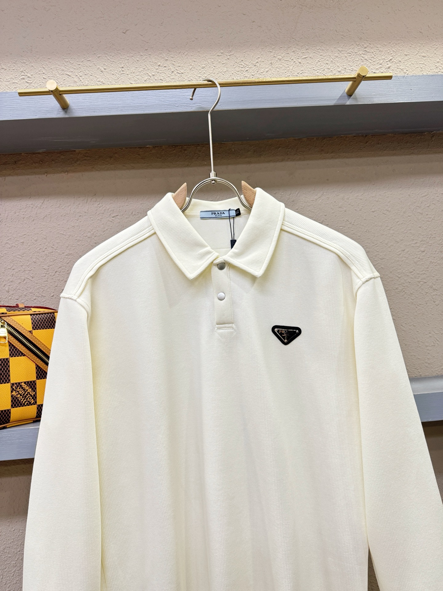 PRADA 普拉达 2025ss秋季新品 长袖卫衣，经典Logo设计，百搭款 官网同步发售 定制面料，柔