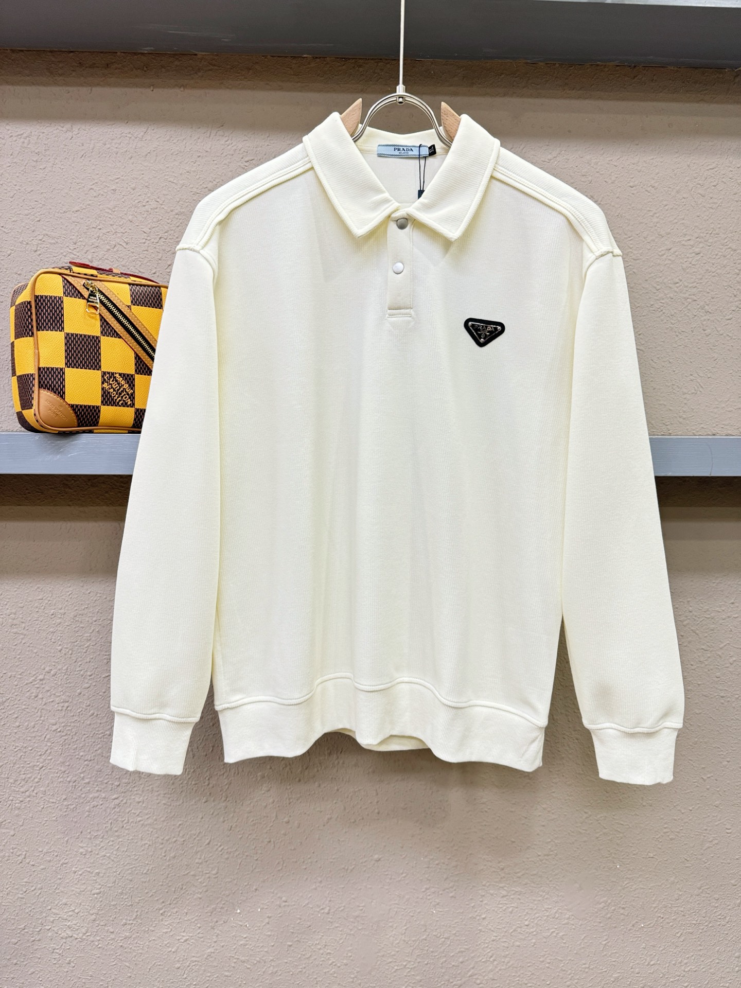 PRADA 普拉达 2025ss秋季新品 长袖卫衣，经典Logo设计，百搭款 官网同步发售 定制面料，柔