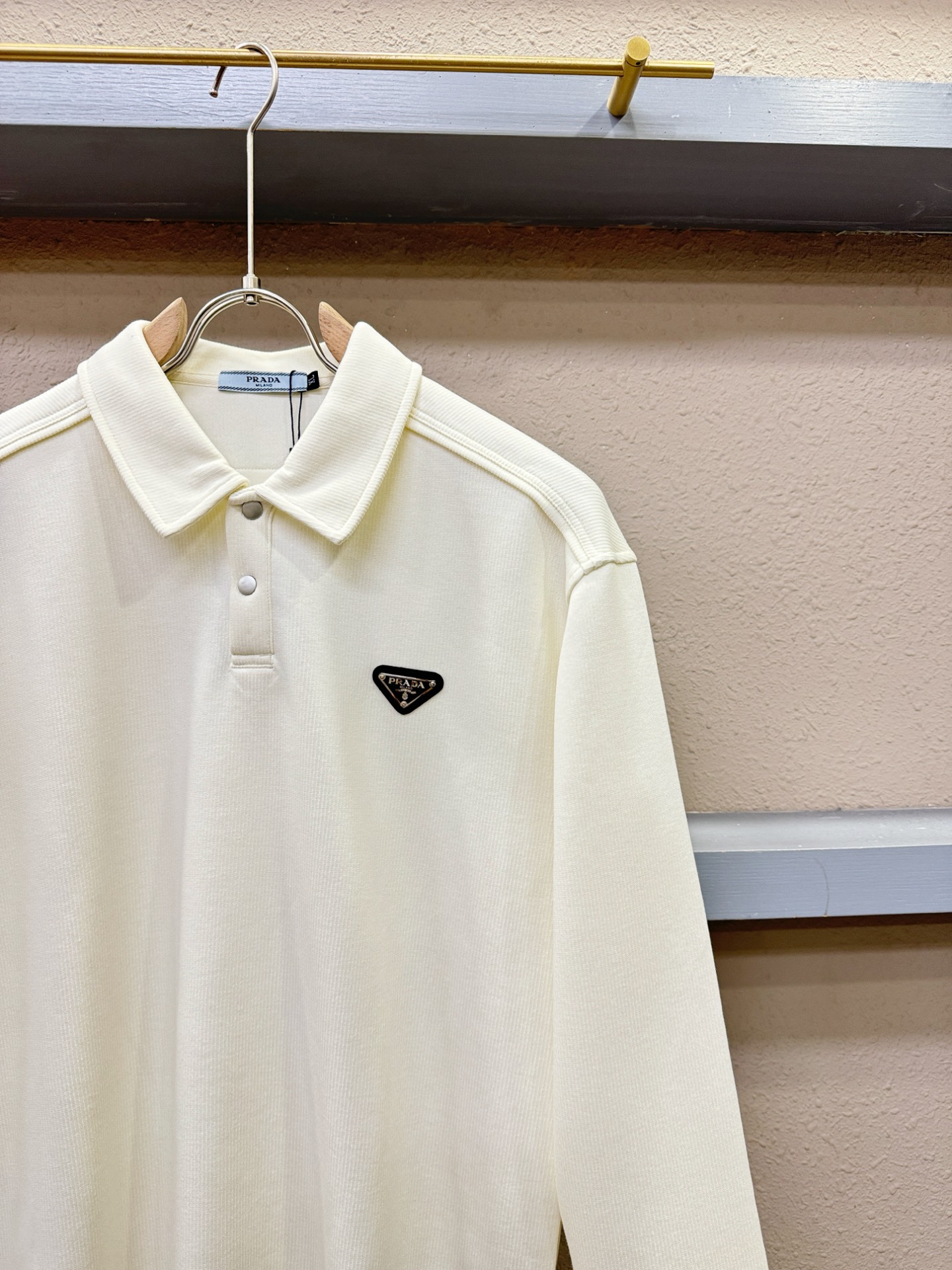 PRADA 普拉达 2025ss秋季新品 长袖卫衣，经典Logo设计，百搭款 官网同步发售 定制面料，柔