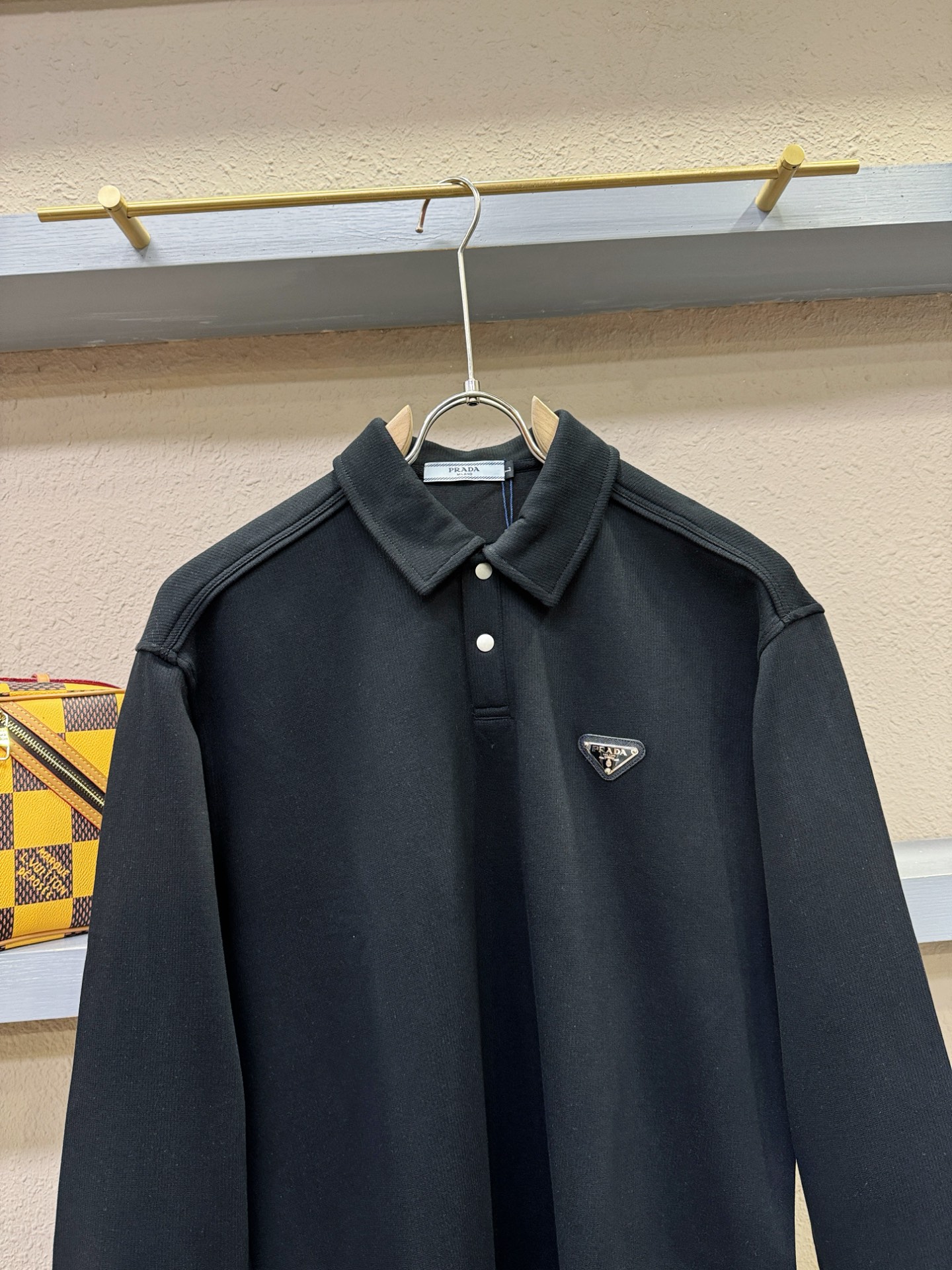 PRADA 普拉达 2025ss秋季新品 长袖卫衣，经典Logo设计，百搭款 官网同步发售 定制面料，柔