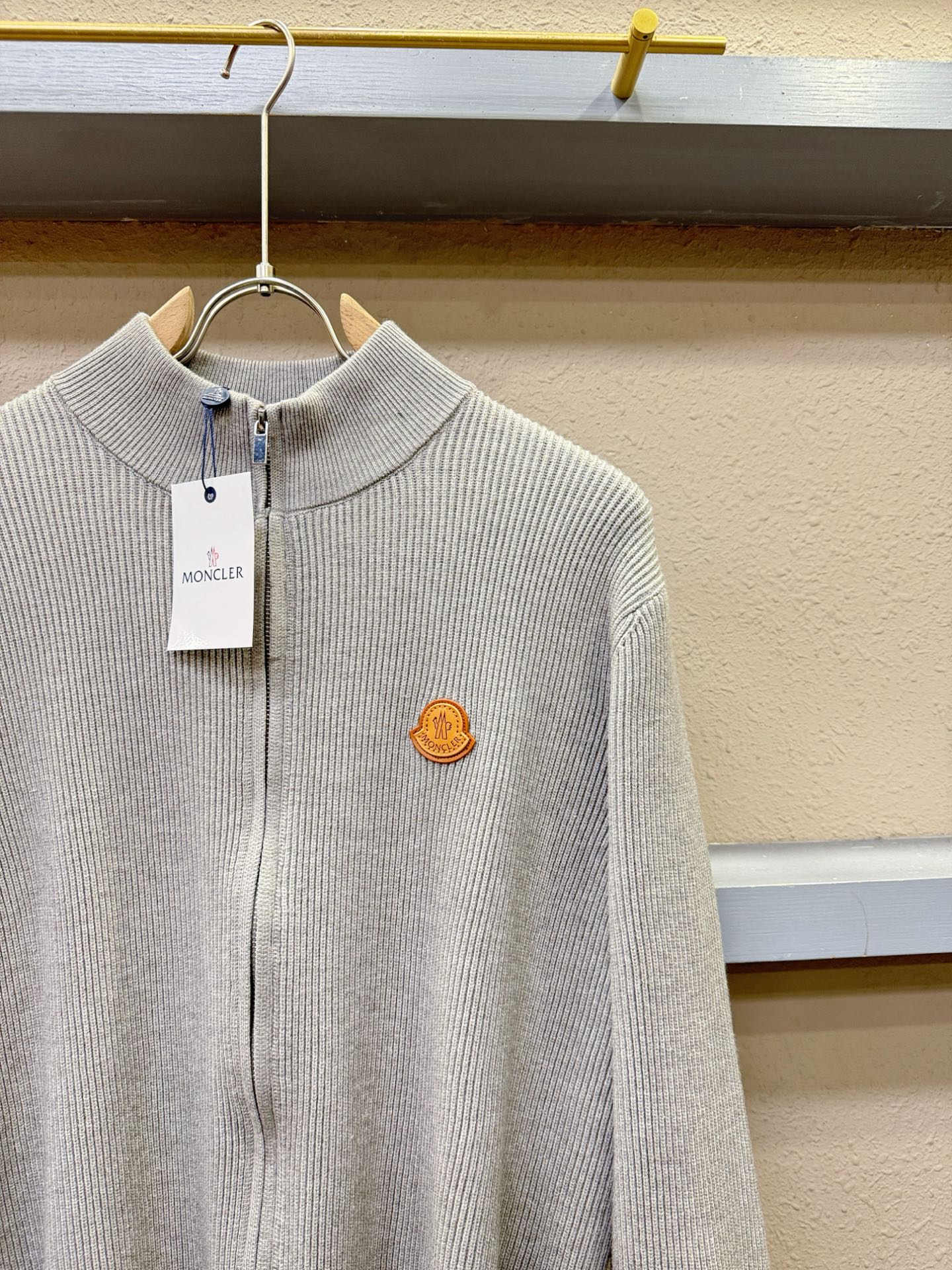 Moncler蒙口 新品爆款 2025秋冬新品拉链羊毛毛衣 胸前品牌Golo设计，经典简约大气品牌针织羊