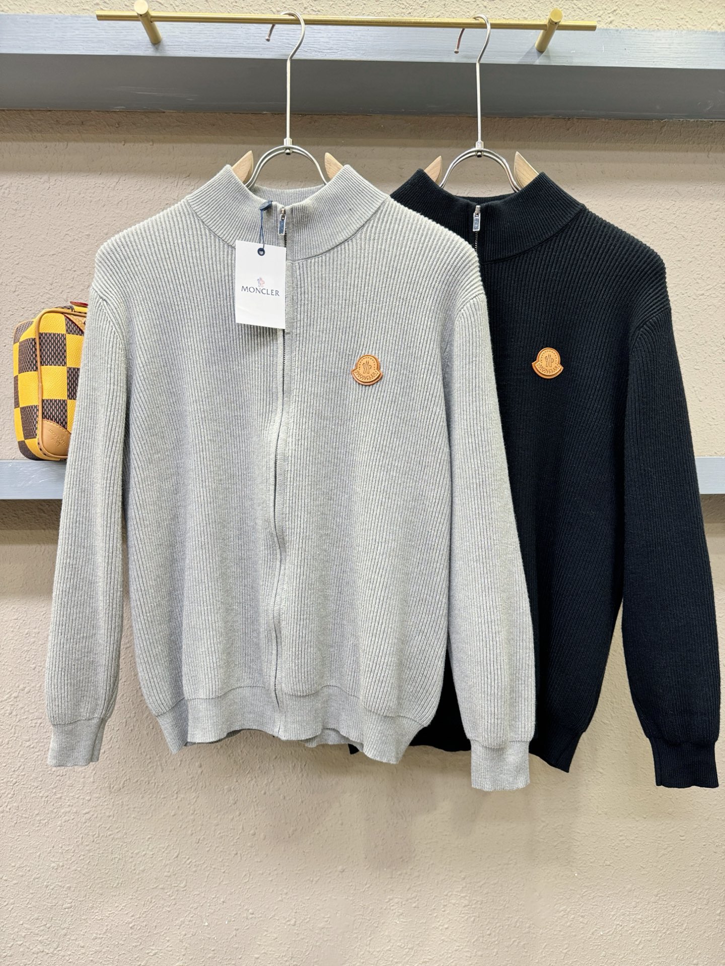 Moncler蒙口 新品爆款 2025秋冬新品拉链羊毛毛衣 胸前品牌Golo设计，经典简约大气品牌针织羊