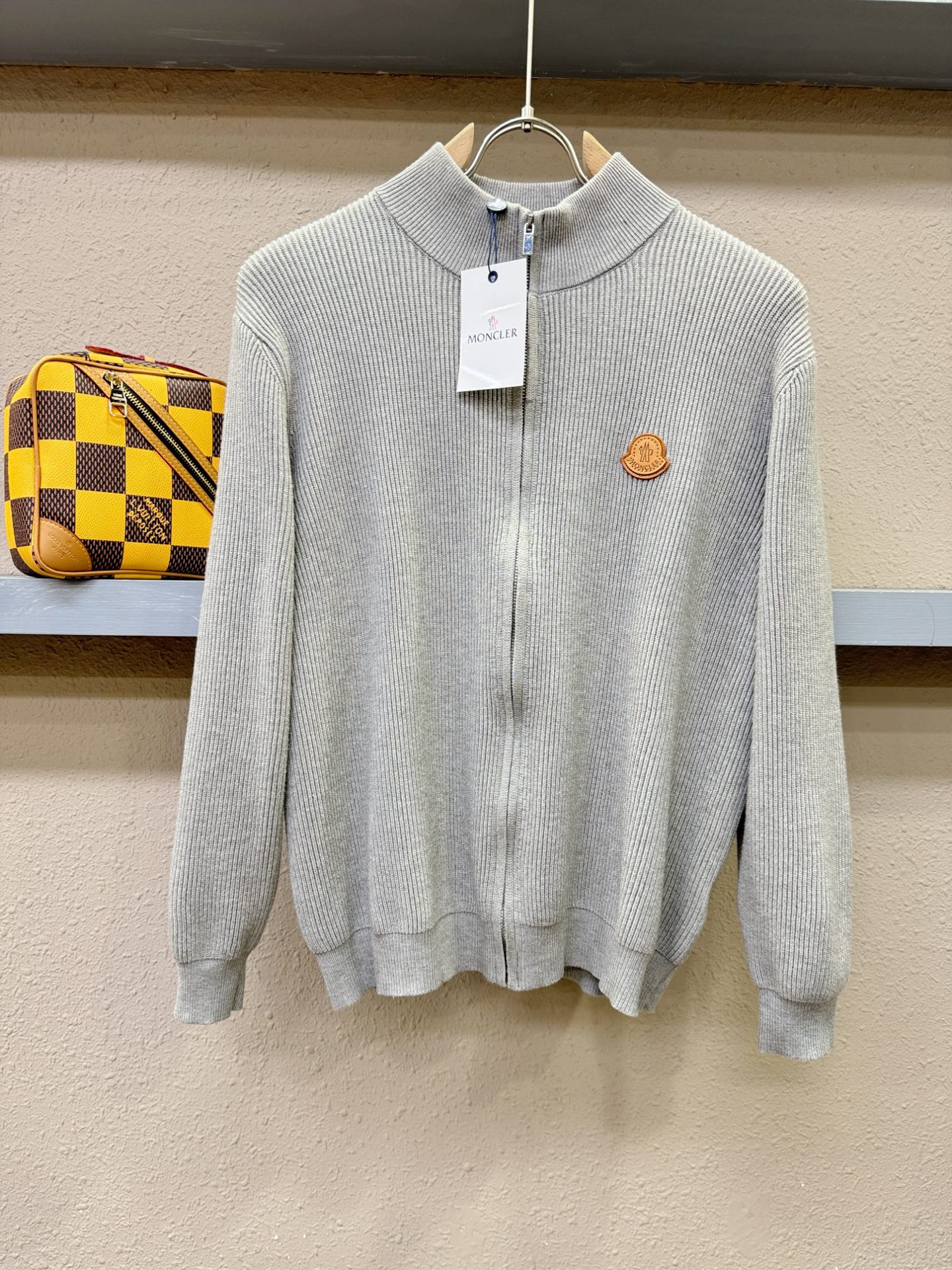 Moncler蒙口 新品爆款 2025秋冬新品拉链羊毛毛衣 胸前品牌Golo设计，经典简约大气品牌针织羊