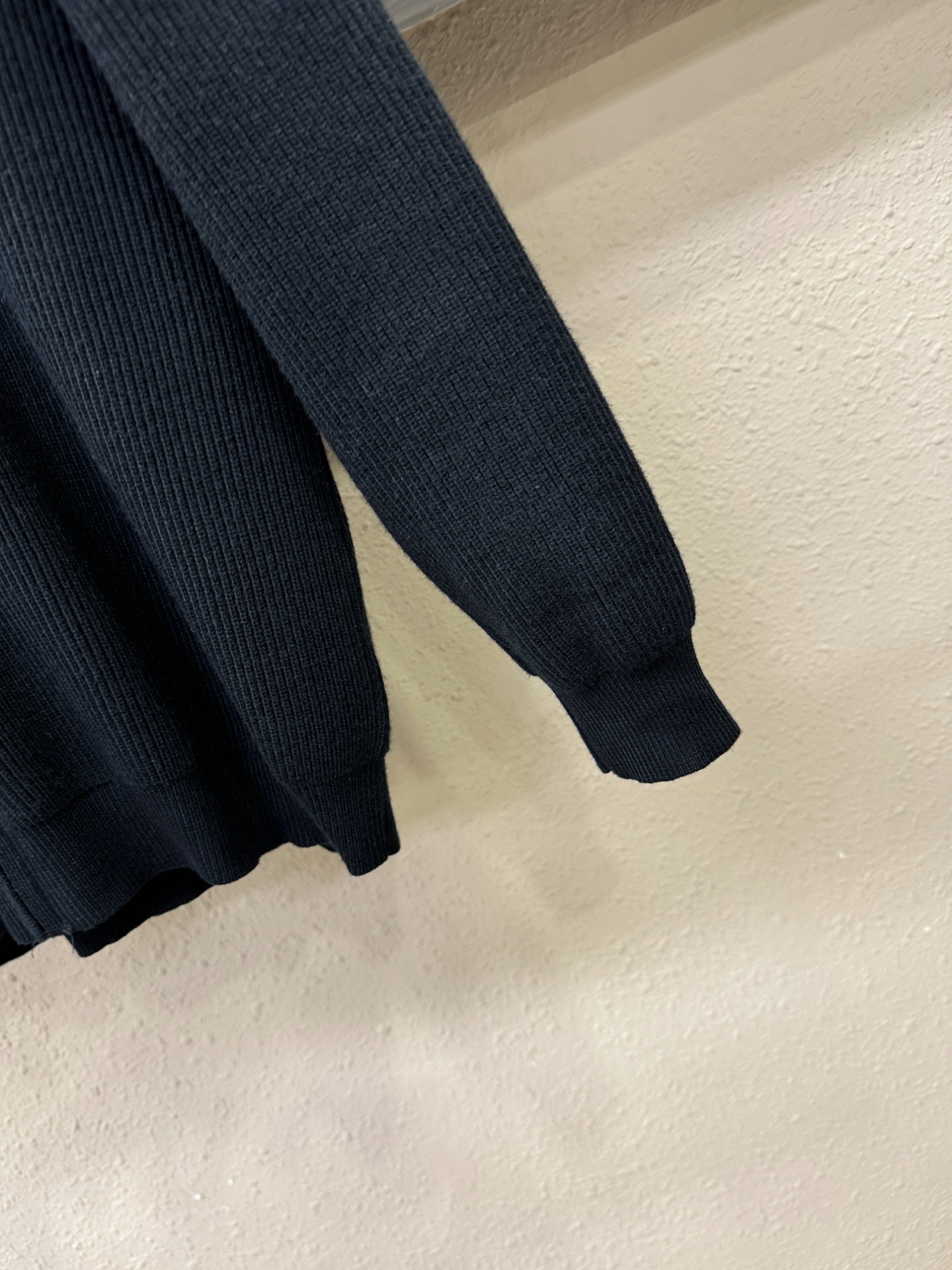 Moncler蒙口 新品爆款 2025秋冬新品拉链羊毛毛衣 胸前品牌Golo设计，经典简约大气品牌针织羊