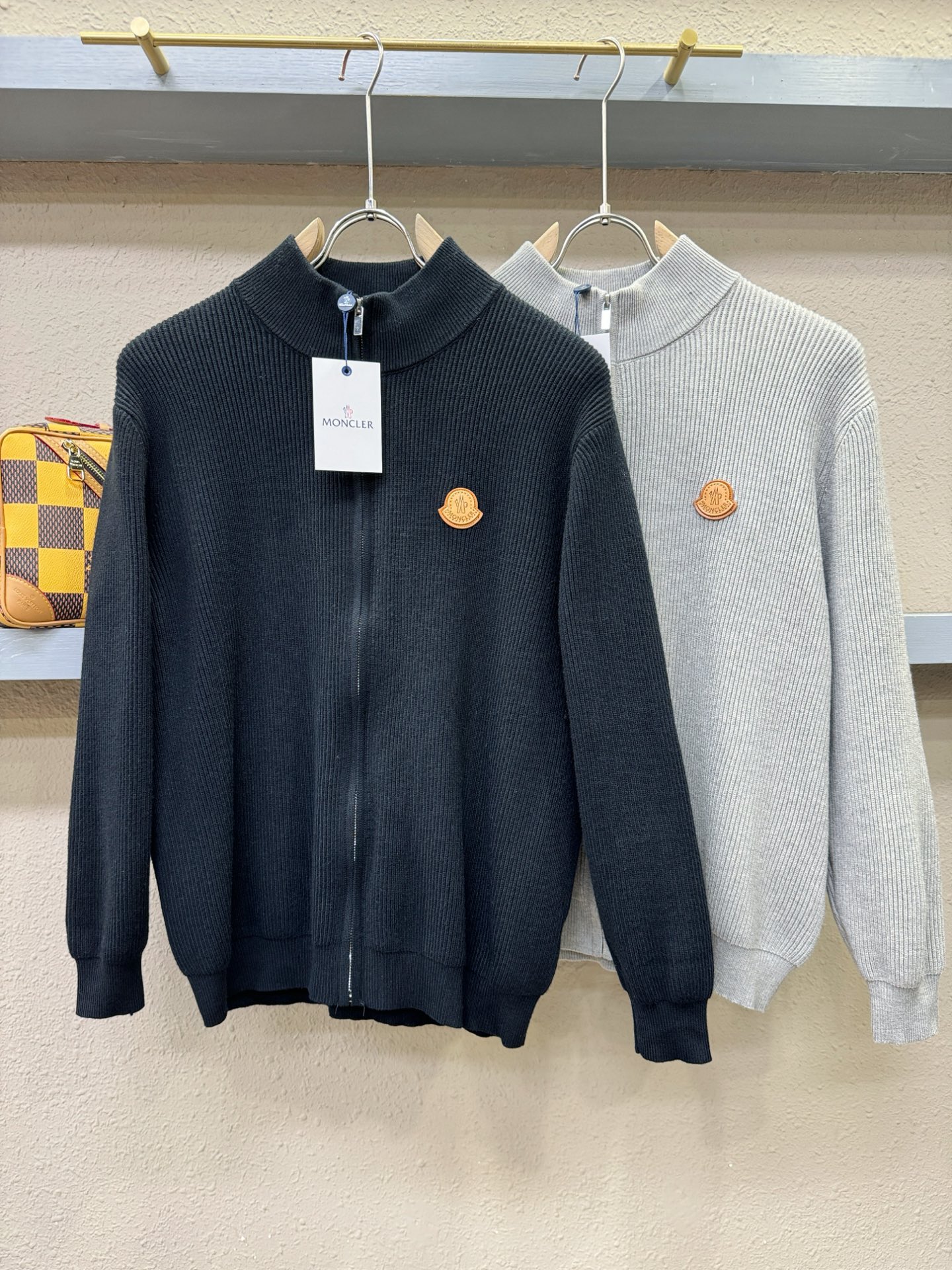 Moncler蒙口 新品爆款 2025秋冬新品拉链羊毛毛衣 胸前品牌Golo设计，经典简约大气品牌针织羊
