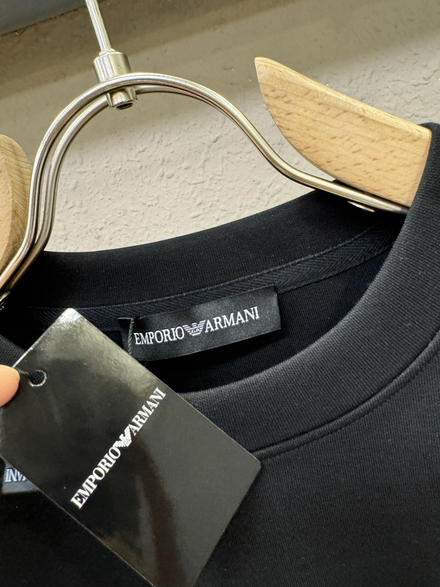 Armani 阿玛尼 秋季新品 长袖卫衣，经典Logo设计，百搭款 官网同步发售 定制面料，柔软细腻，亲