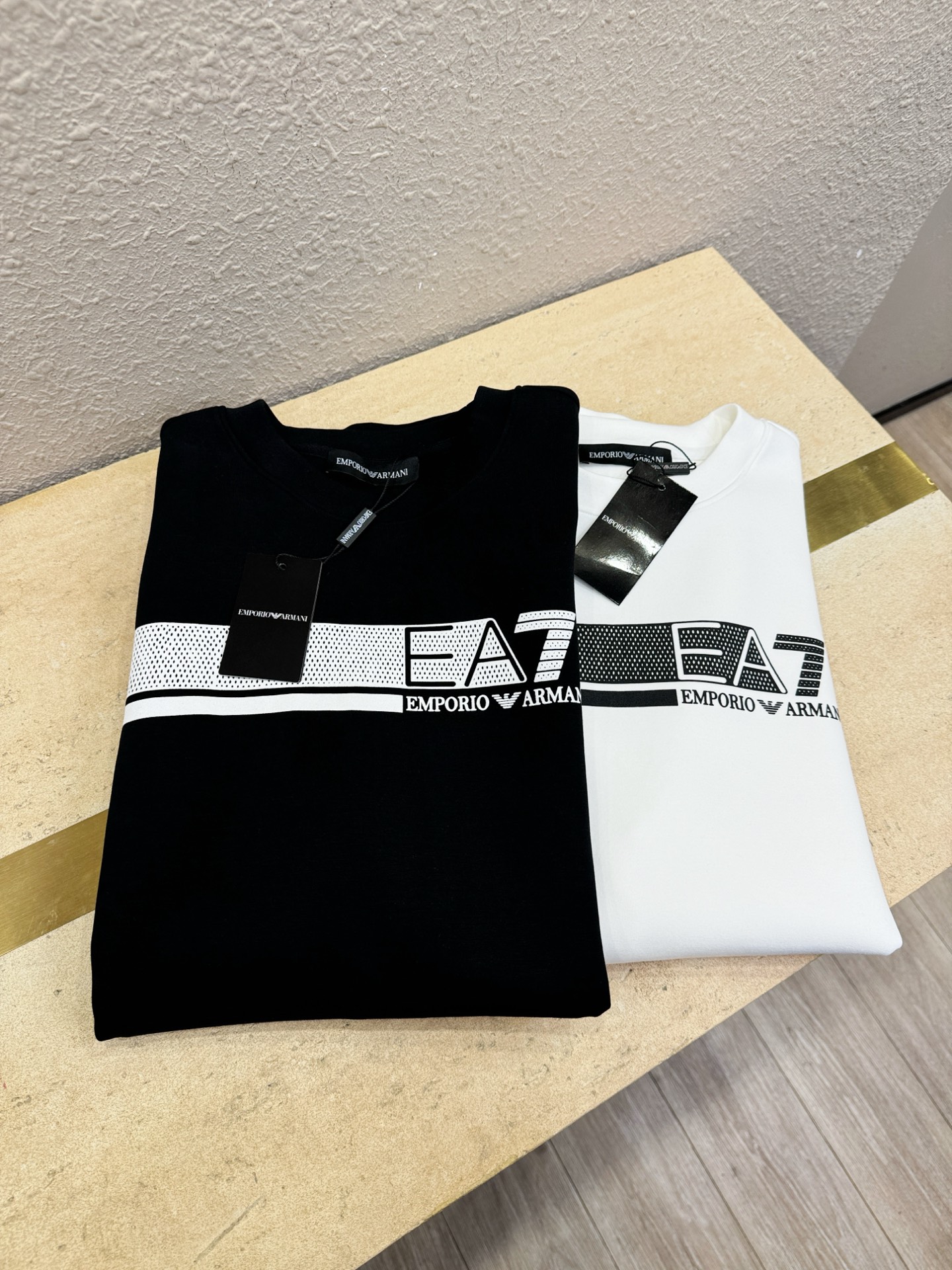 Armani 阿玛尼 秋季新品 长袖卫衣，经典Logo设计，百搭款 官网同步发售 定制面料，柔软细腻，亲