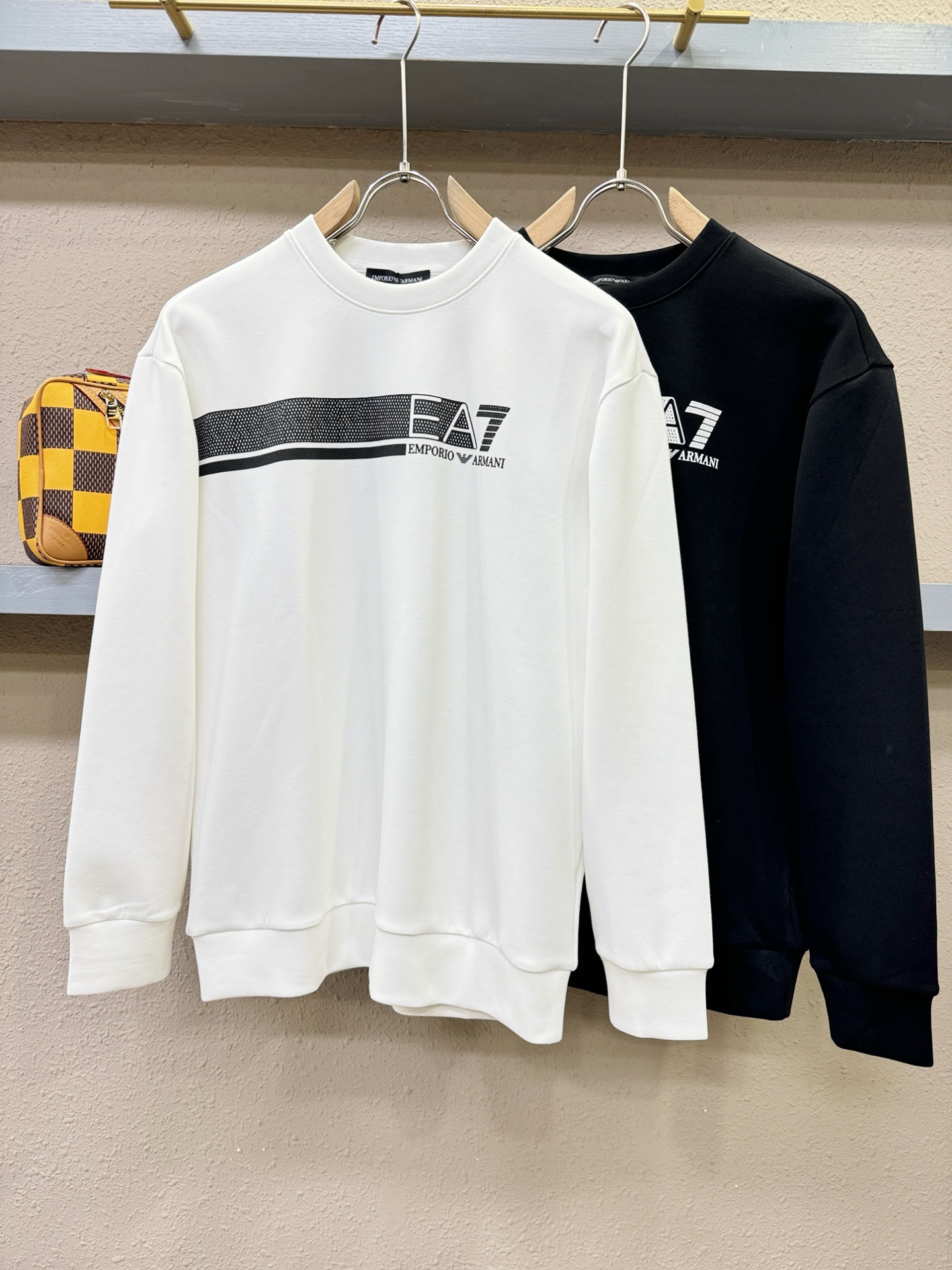 Armani 阿玛尼 秋季新品 长袖卫衣，经典Logo设计，百搭款 官网同步发售 定制面料，柔软细腻，亲