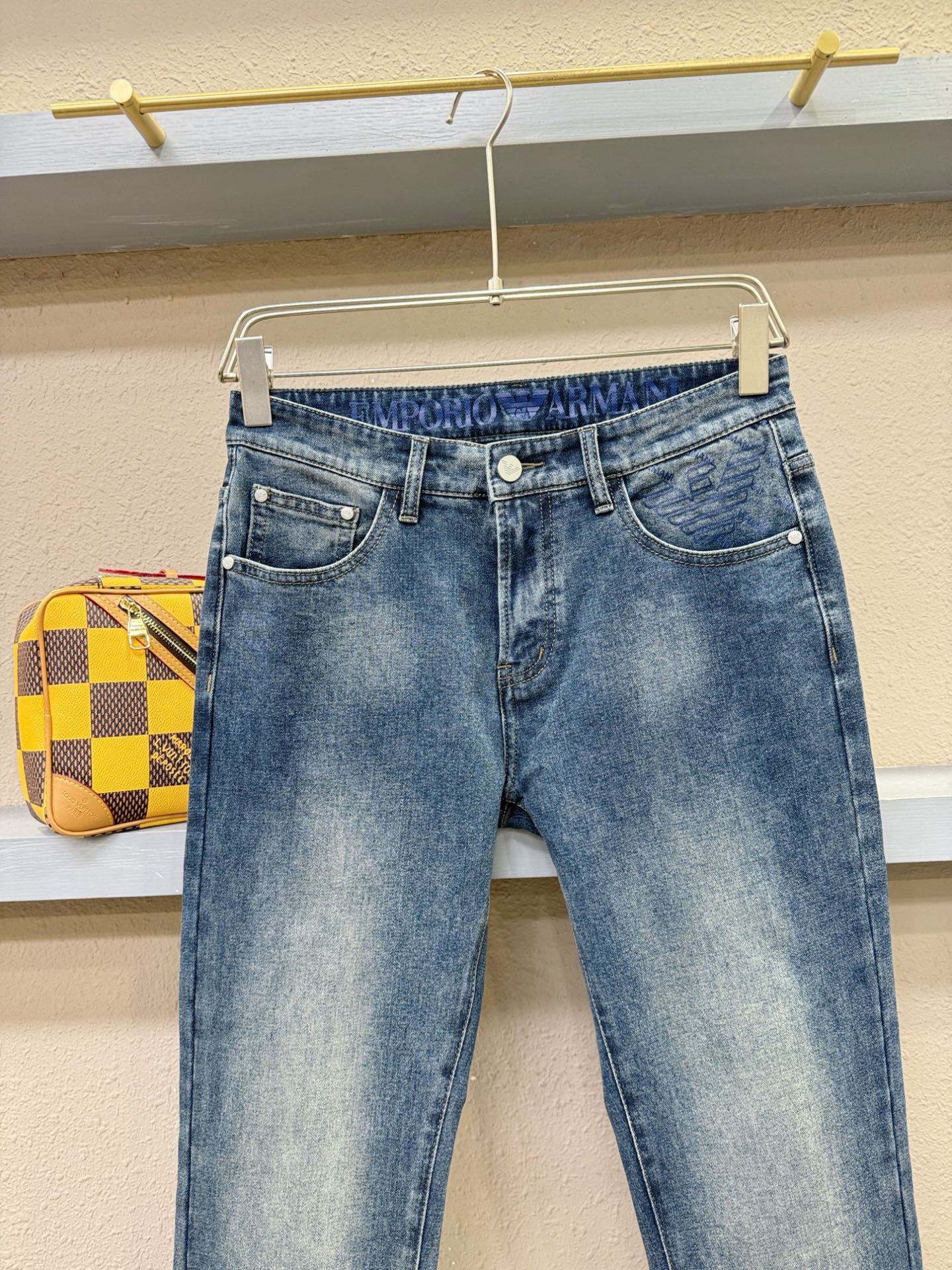 Armani 阿玛尼 2025专柜新品，原版牛仔裤 原版重工打造，品牌经典LOGO设计，三标齐全！原版五