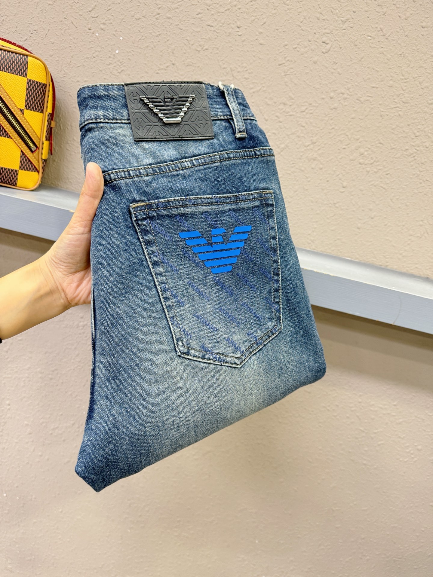 Armani 阿玛尼 2025专柜新品，原版牛仔裤 原版重工打造，品牌经典LOGO设计，三标齐全！原版五