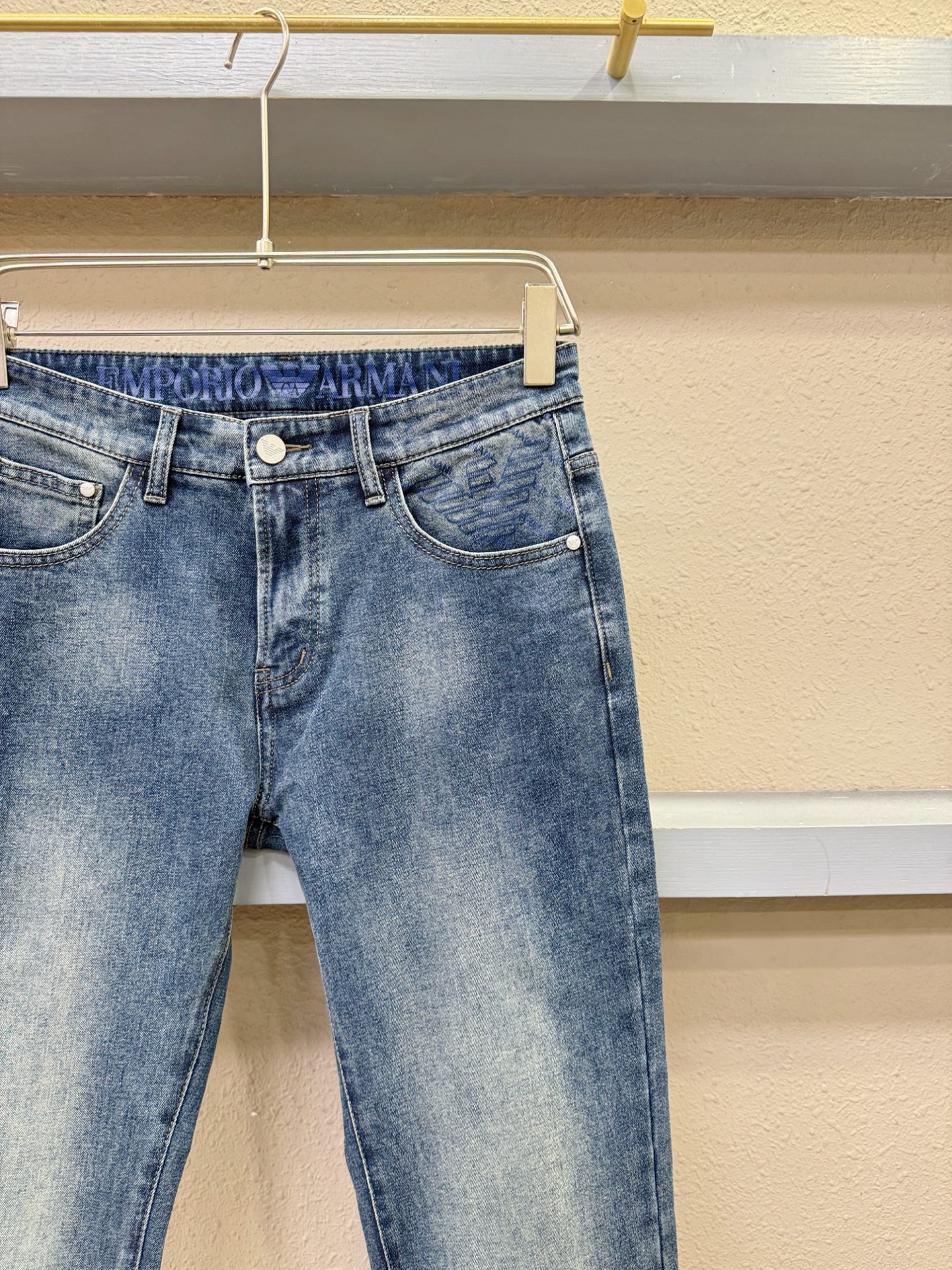 Armani 阿玛尼 2025专柜新品，原版牛仔裤 原版重工打造，品牌经典LOGO设计，三标齐全！原版五