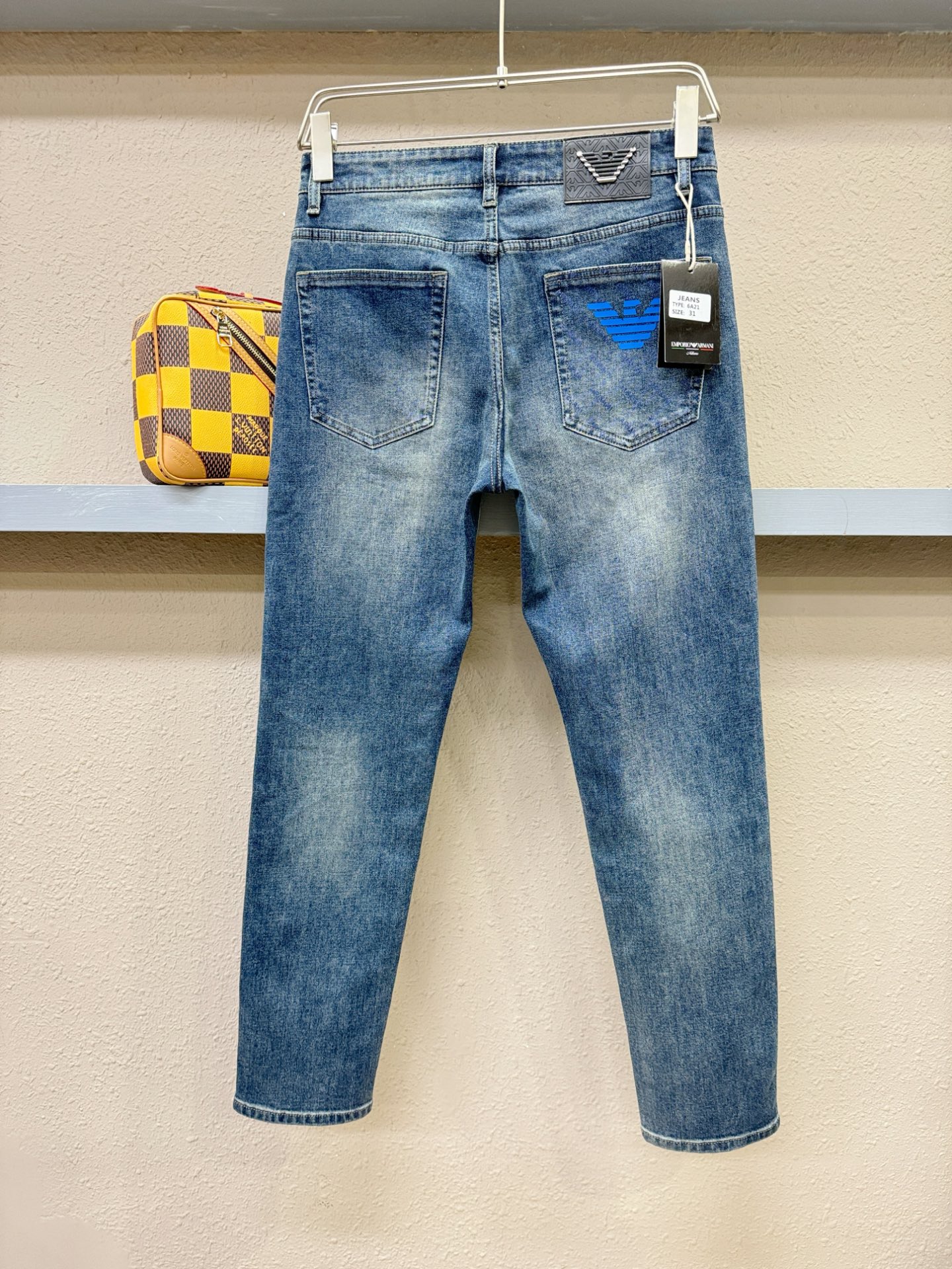 Armani 阿玛尼 2025专柜新品，原版牛仔裤 原版重工打造，品牌经典LOGO设计，三标齐全！原版五