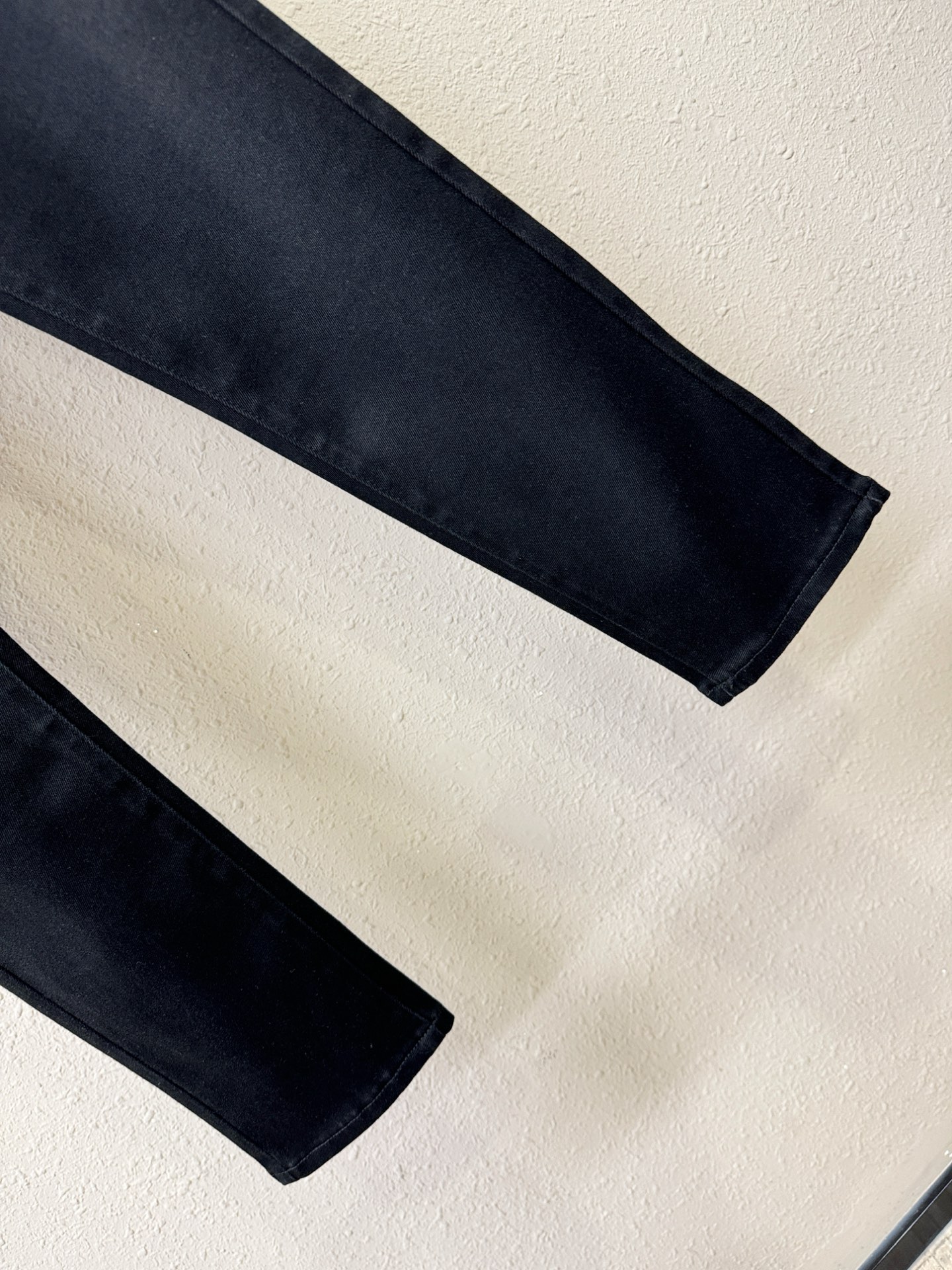 Versace 范思哲 2025专柜新品，原版牛仔裤 原版重工打造，品牌经典LOGO设计，三标齐全！原版