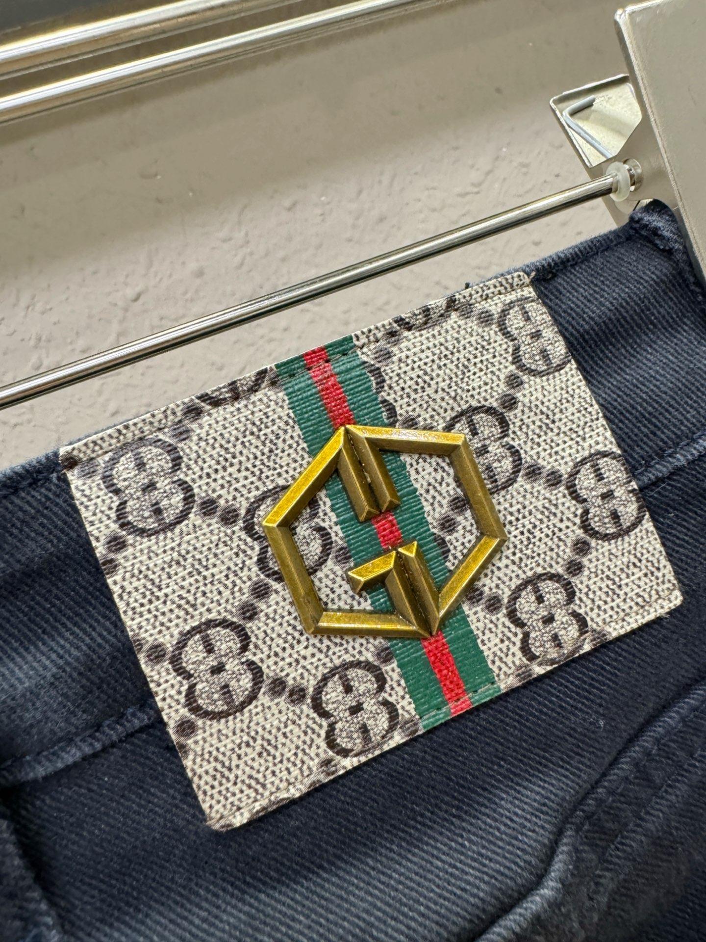 Gucci古奇 2025专柜新品，原版牛仔裤 原版重工打造，品牌经典LOGO设计，三标齐全！原版五金辅料