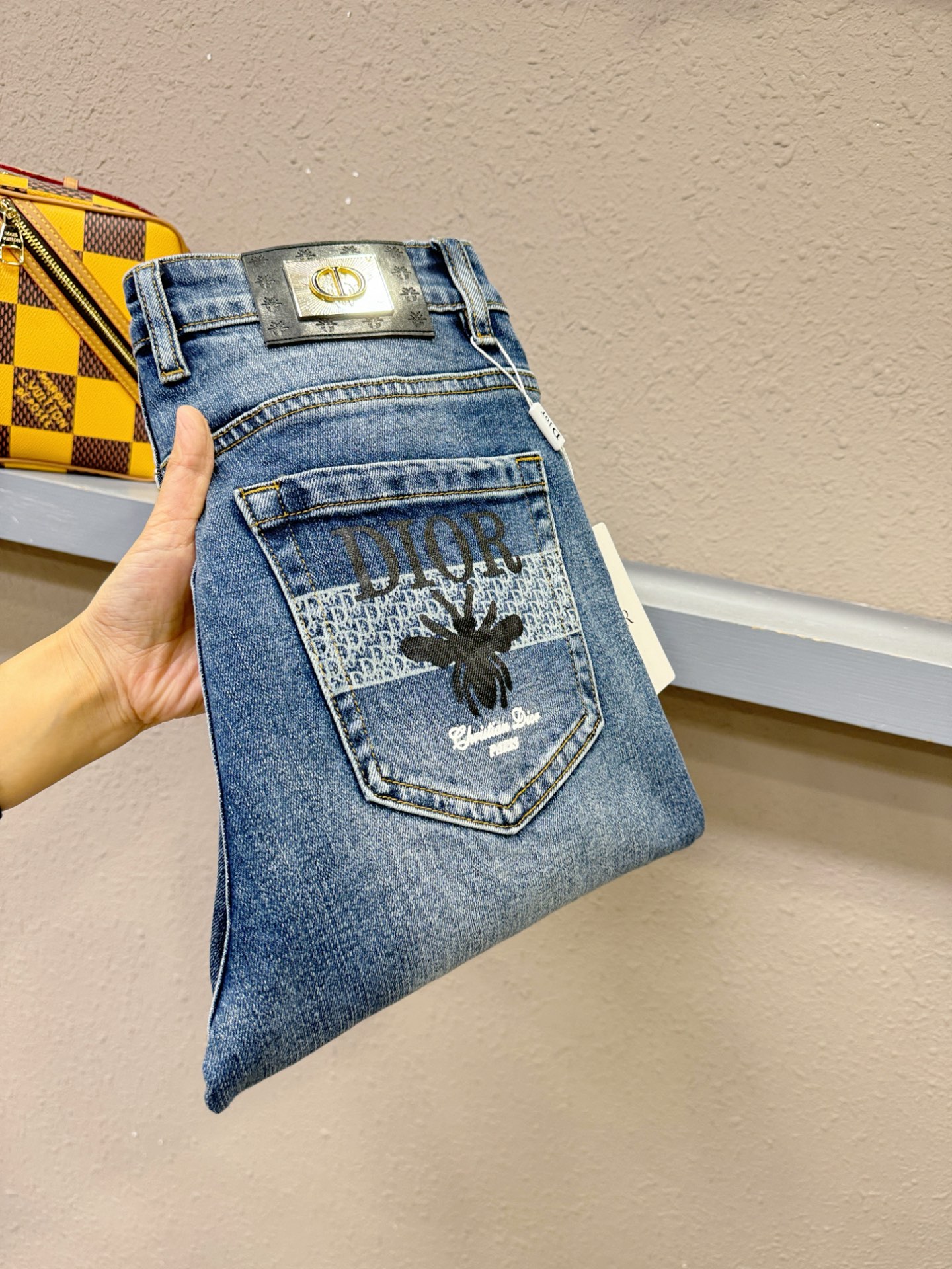 Dior迪奥 2025专柜新品，原版牛仔裤 原版重工打造，品牌经典LOGO设计，三标齐全！原版五金辅料。