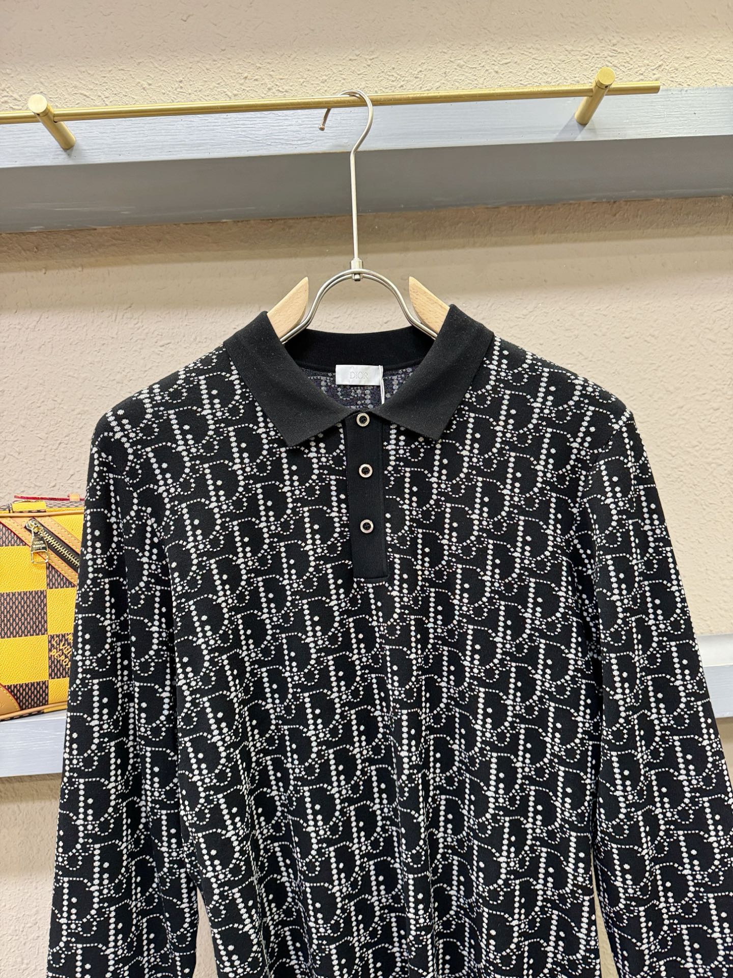 Dior迪奥2025秋冬新款毛衣，桑蚕丝+绵羊毛，顶级桑蚕丝绵羊毛面料，手感柔软。 logo图案设计，贸