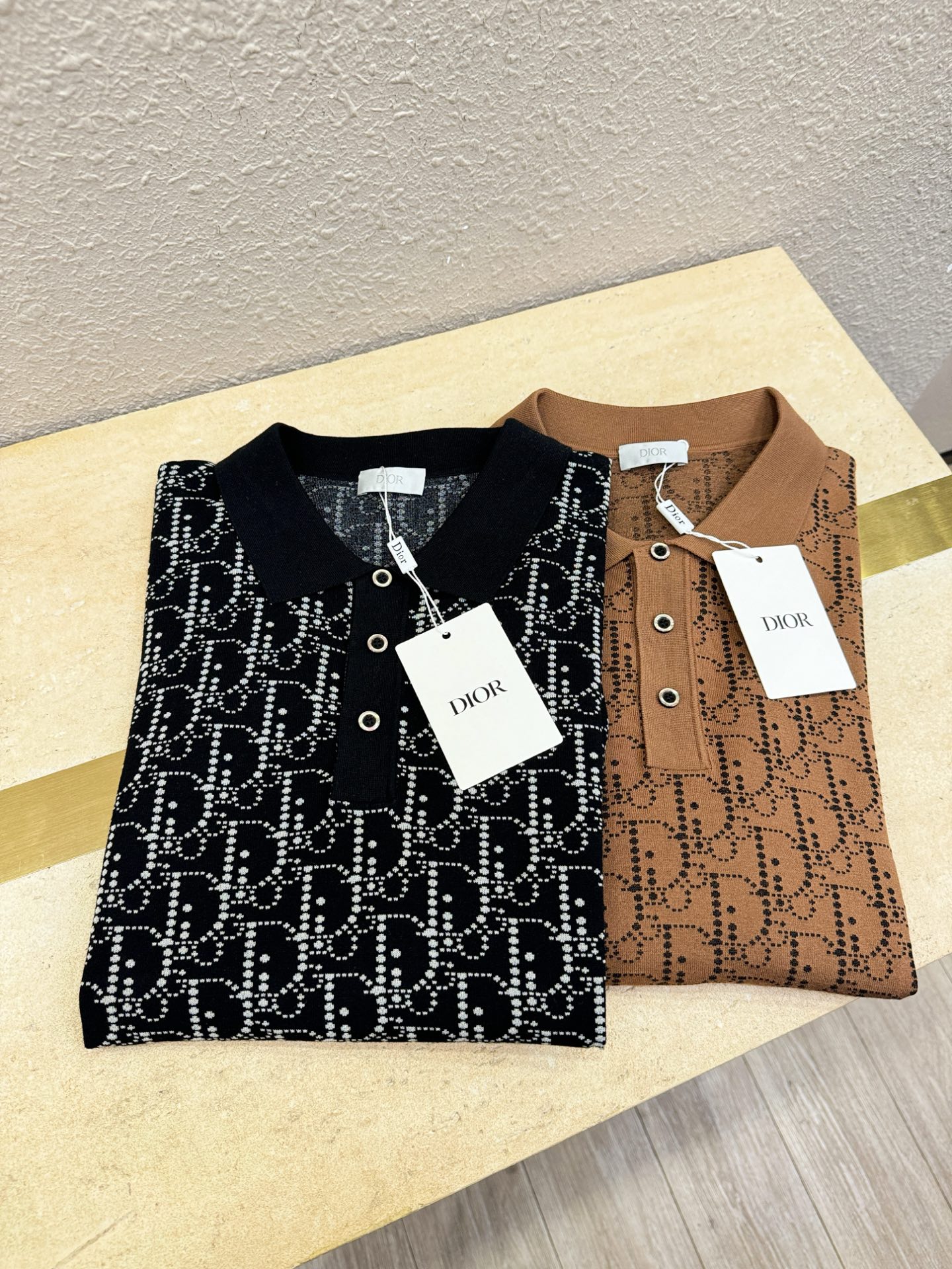 Dior迪奥2025秋冬新款毛衣，桑蚕丝+绵羊毛，顶级桑蚕丝绵羊毛面料，手感柔软。 logo图案设计，贸