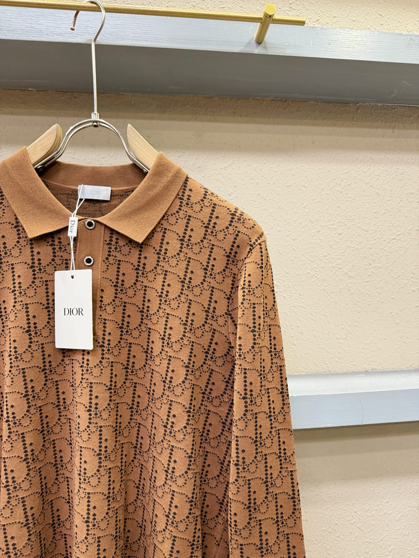 Dior迪奥2025秋冬新款毛衣，桑蚕丝+绵羊毛，顶级桑蚕丝绵羊毛面料，手感柔软。 logo图案设计，贸