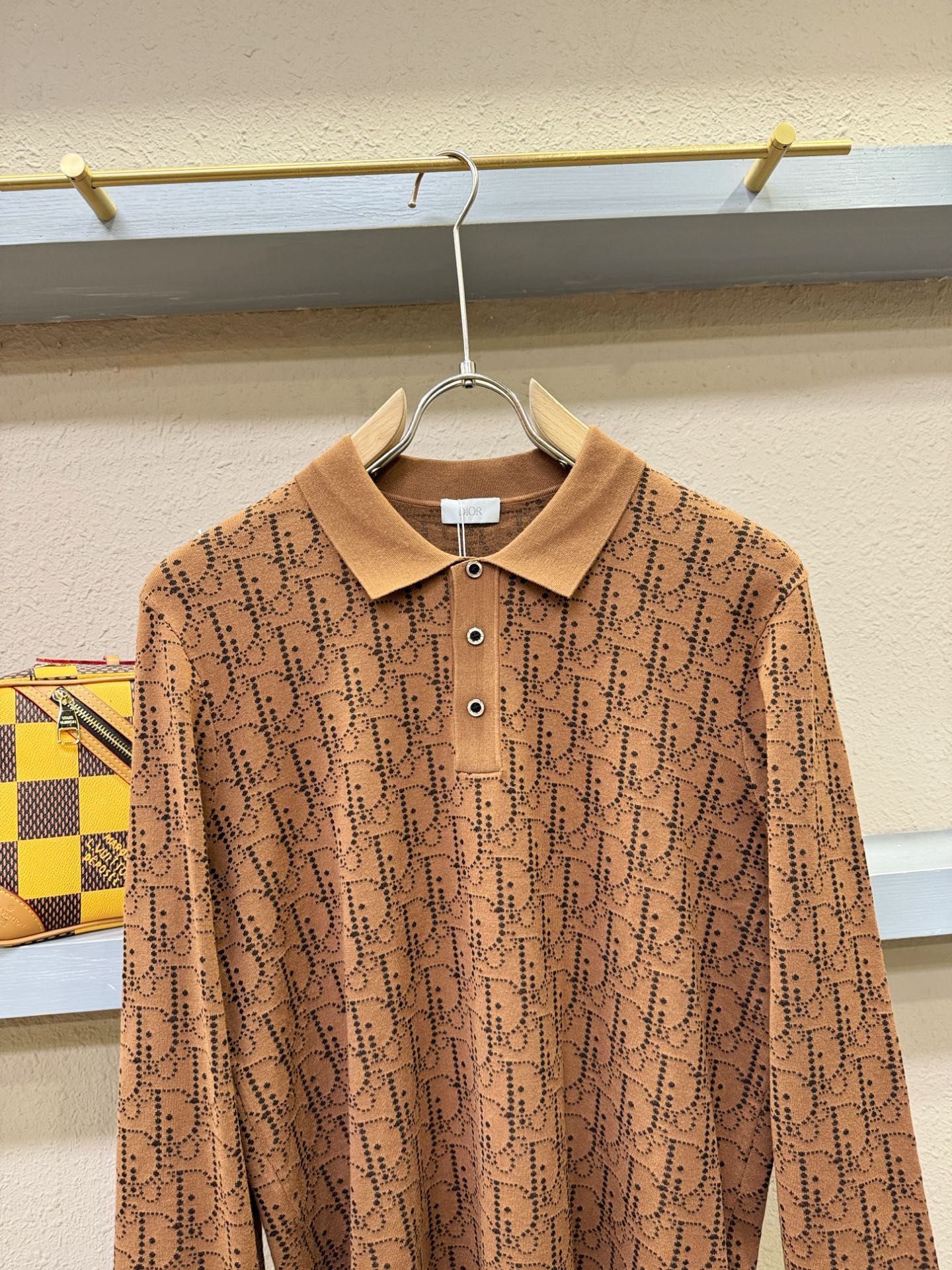 Dior迪奥2025秋冬新款毛衣，桑蚕丝+绵羊毛，顶级桑蚕丝绵羊毛面料，手感柔软。 logo图案设计，贸