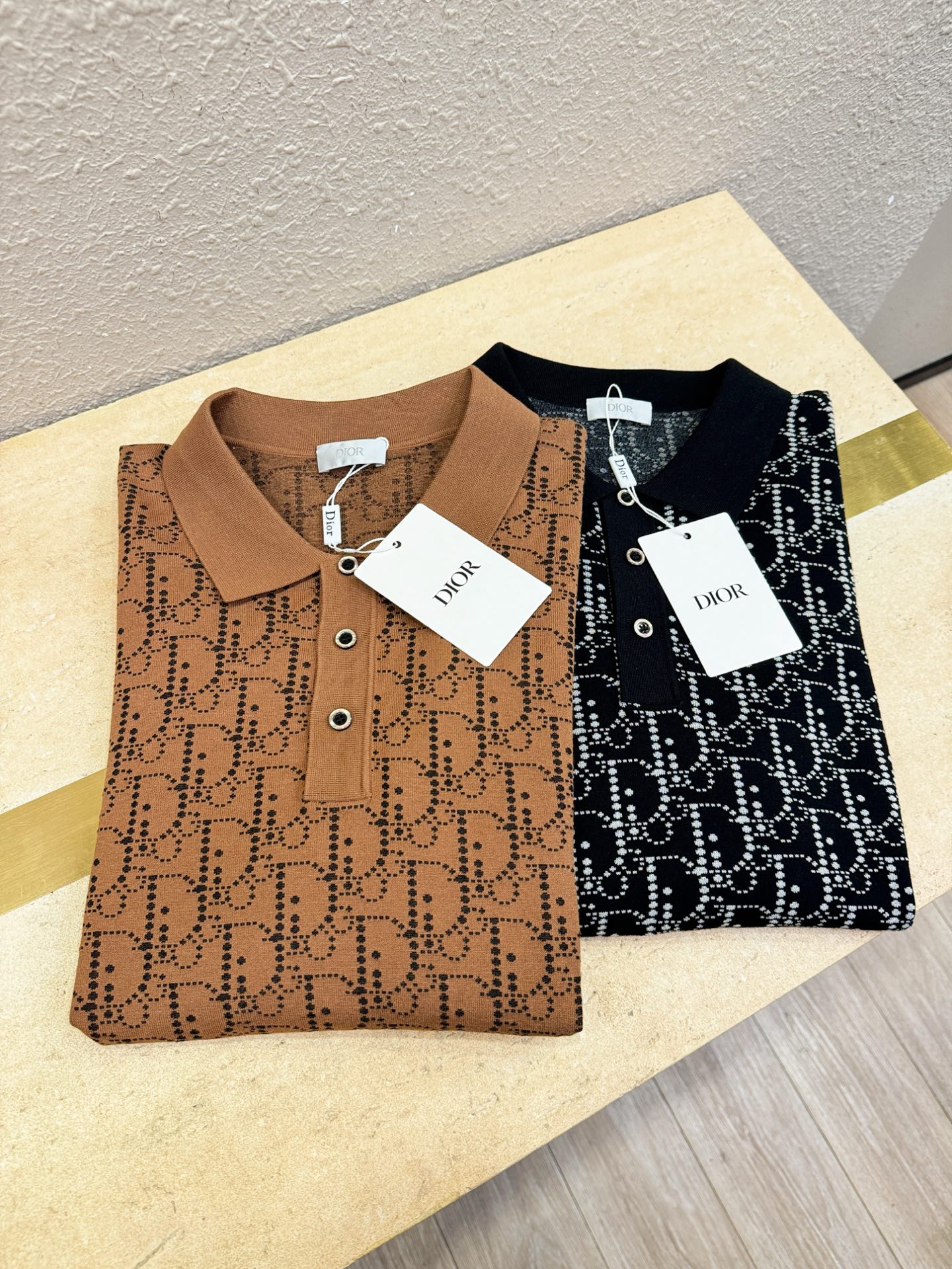 Dior迪奥2025秋冬新款毛衣，桑蚕丝+绵羊毛，顶级桑蚕丝绵羊毛面料，手感柔软。 logo图案设计，贸