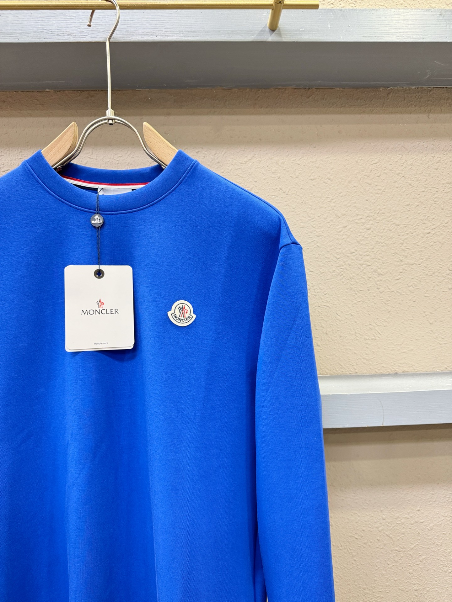 Moncler蒙口 秋季新品 长袖卫衣，经典Logo设计，百搭款 官网同步发售 定制面料，柔软细腻，亲肤