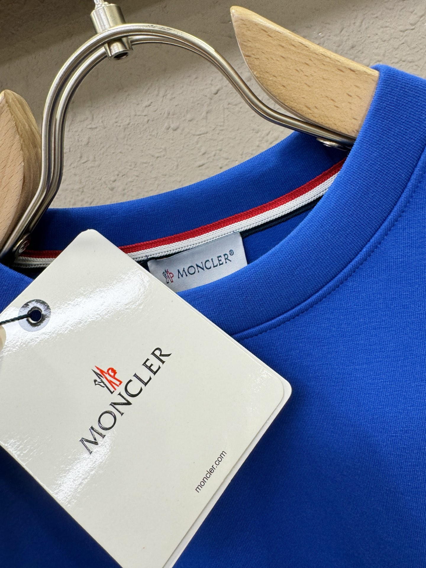 Moncler蒙口 秋季新品 长袖卫衣，经典Logo设计，百搭款 官网同步发售 定制面料，柔软细腻，亲肤