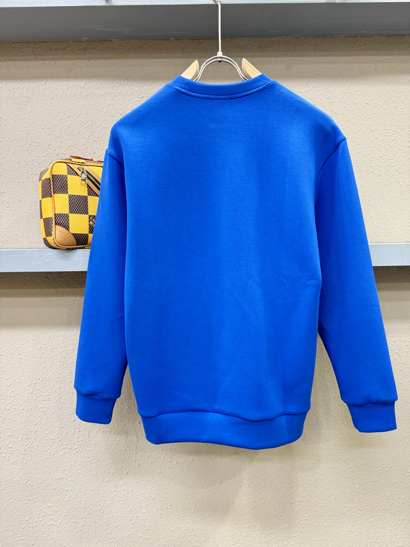 Moncler蒙口 秋季新品 长袖卫衣，经典Logo设计，百搭款 官网同步发售 定制面料，柔软细腻，亲肤