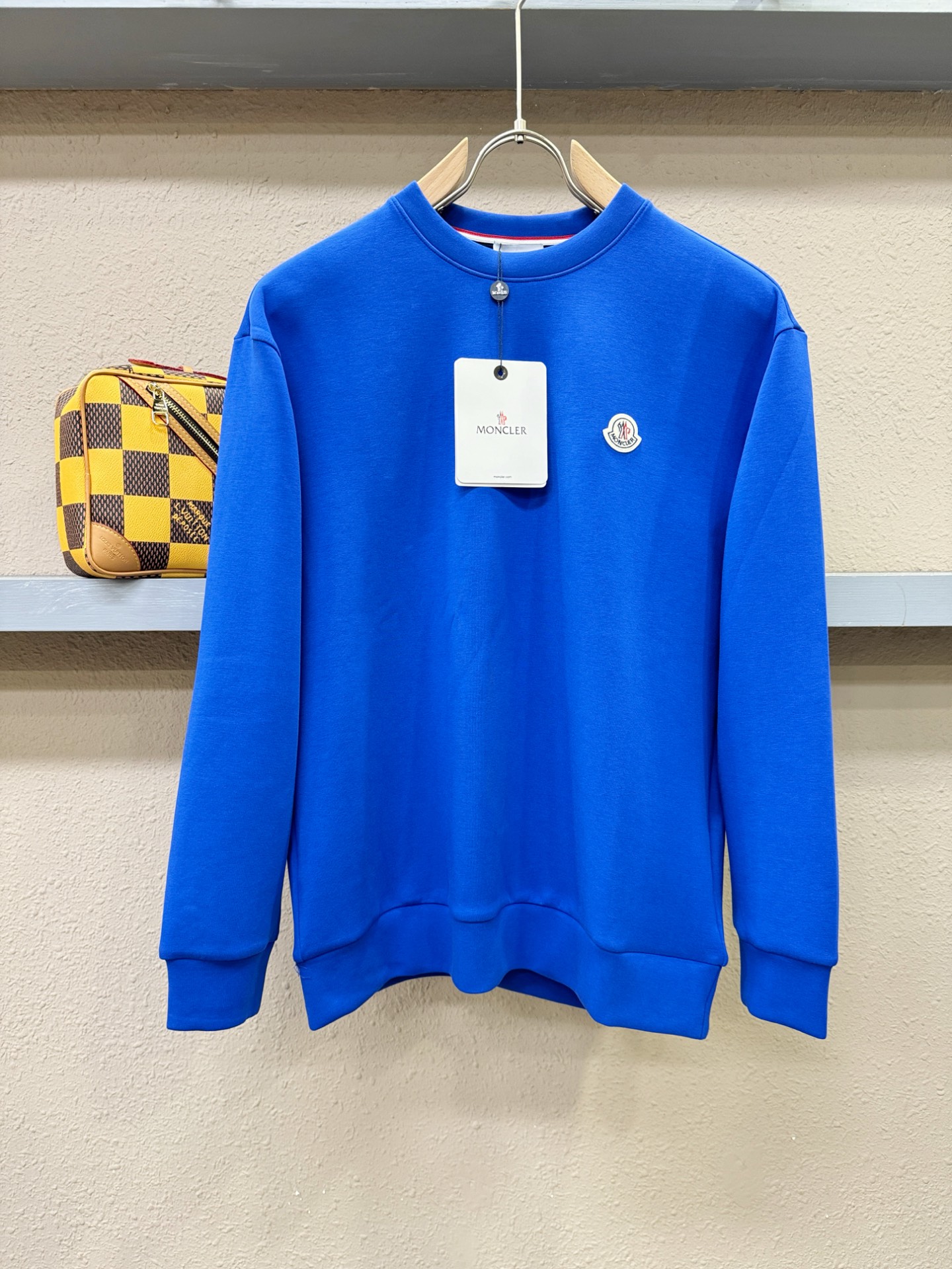 Moncler蒙口 秋季新品 长袖卫衣，经典Logo设计，百搭款 官网同步发售 定制面料，柔软细腻，亲肤