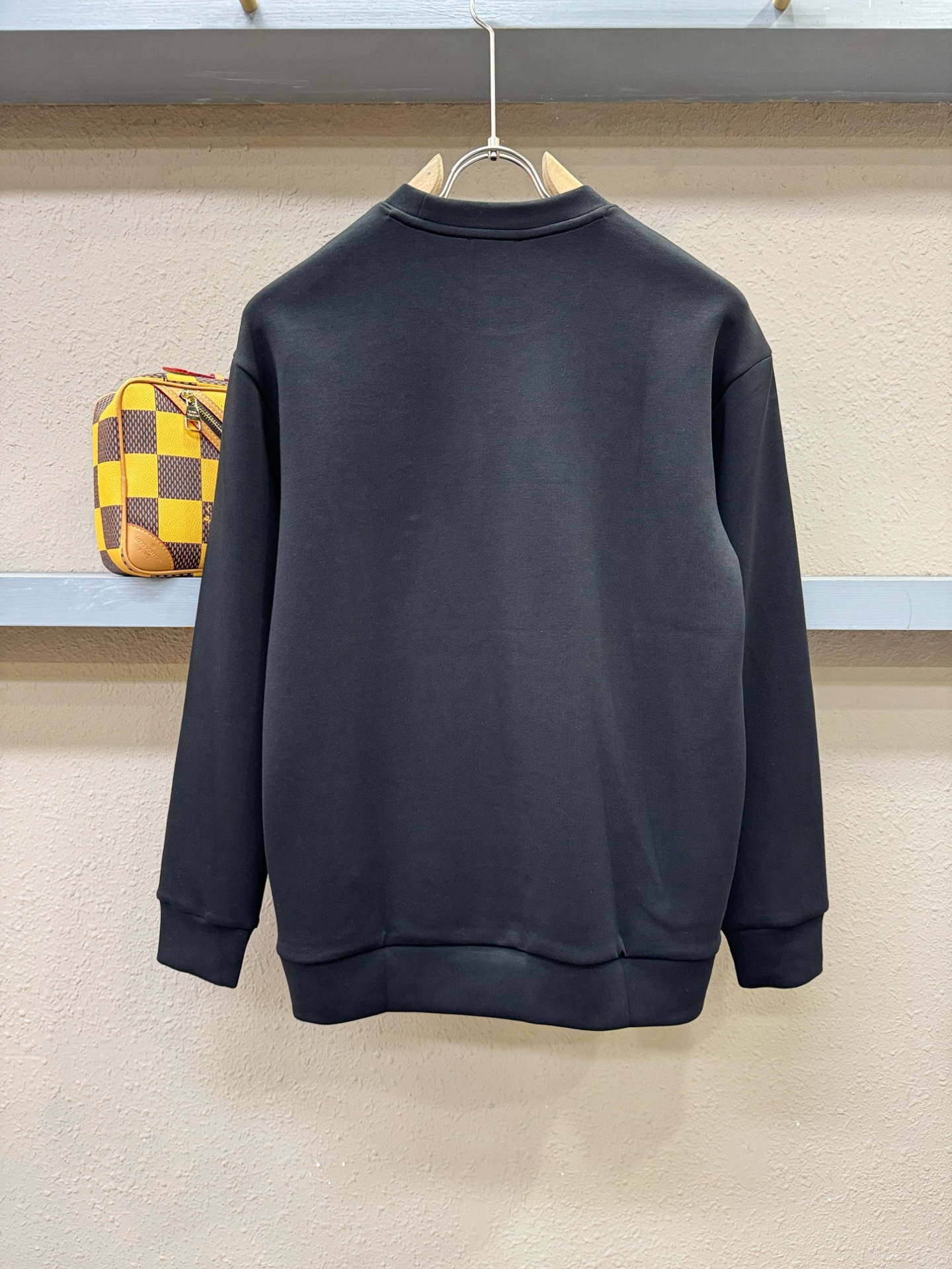 Moncler蒙口 秋季新品 长袖卫衣，经典Logo设计，百搭款 官网同步发售 定制面料，柔软细腻，亲肤