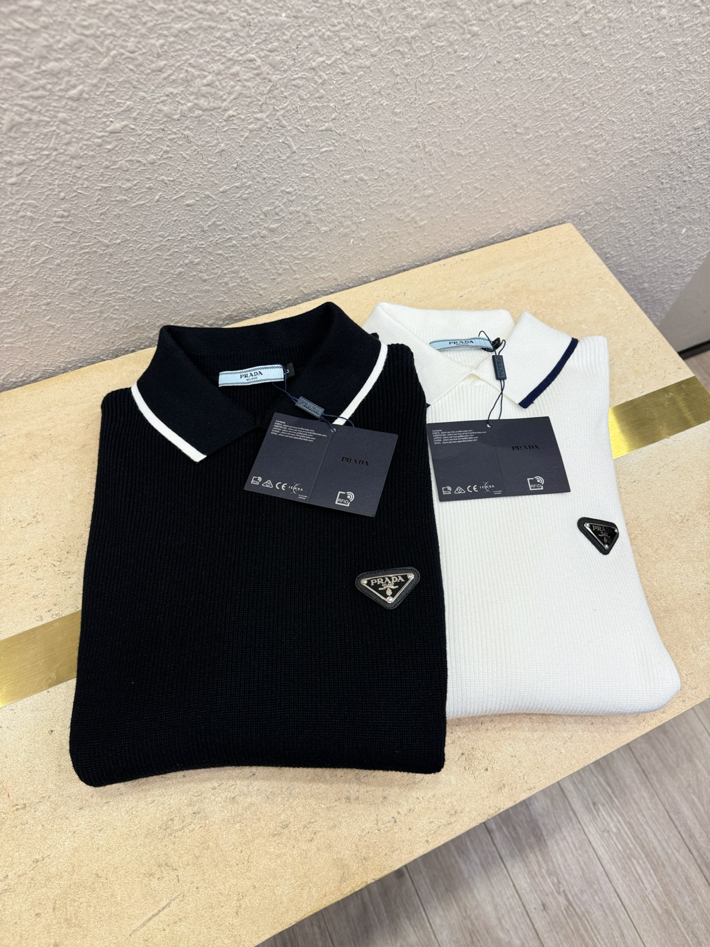 PRADA 普拉达 2025新款毛衣，胸前logo设计！贸易公司渠道稀出，同步官网发售！秋冬系列经典设计